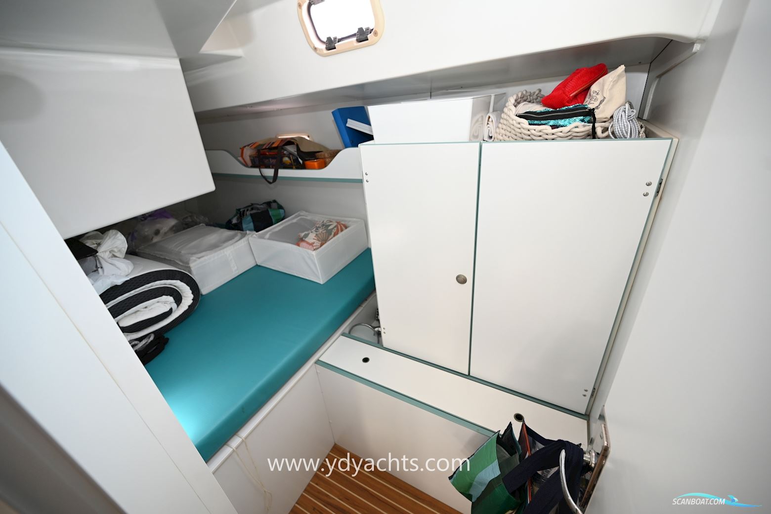 Dufour Atoll 43 Owner's Version