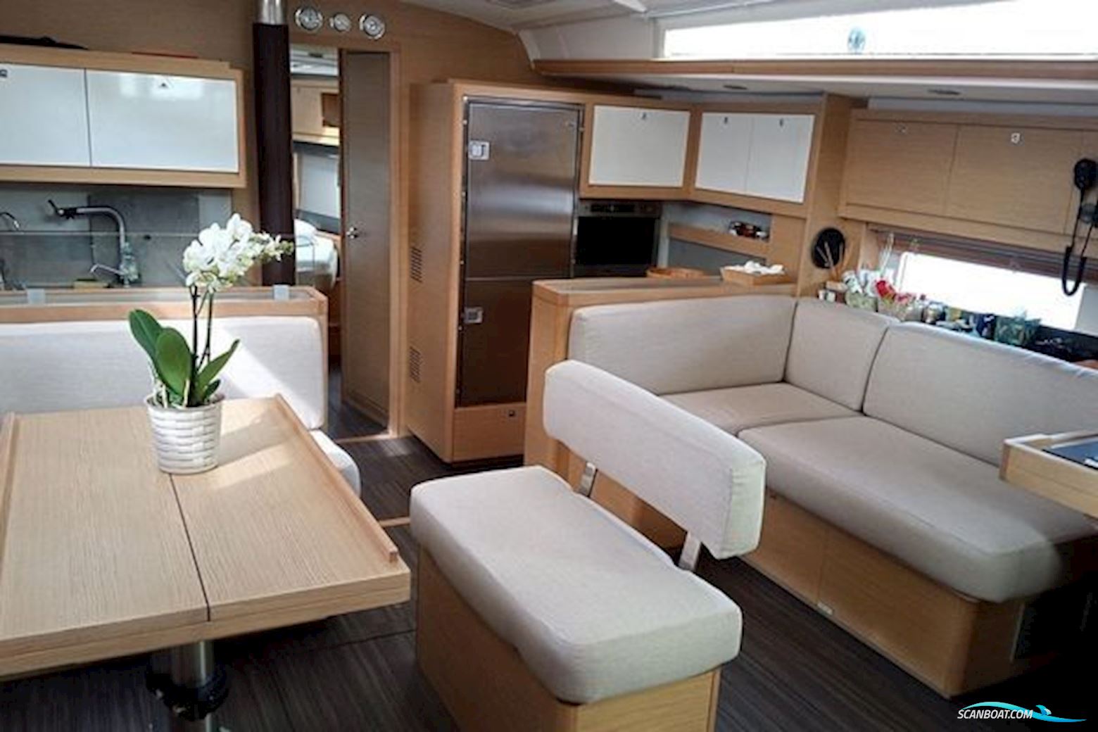 Dufour Yachts 530