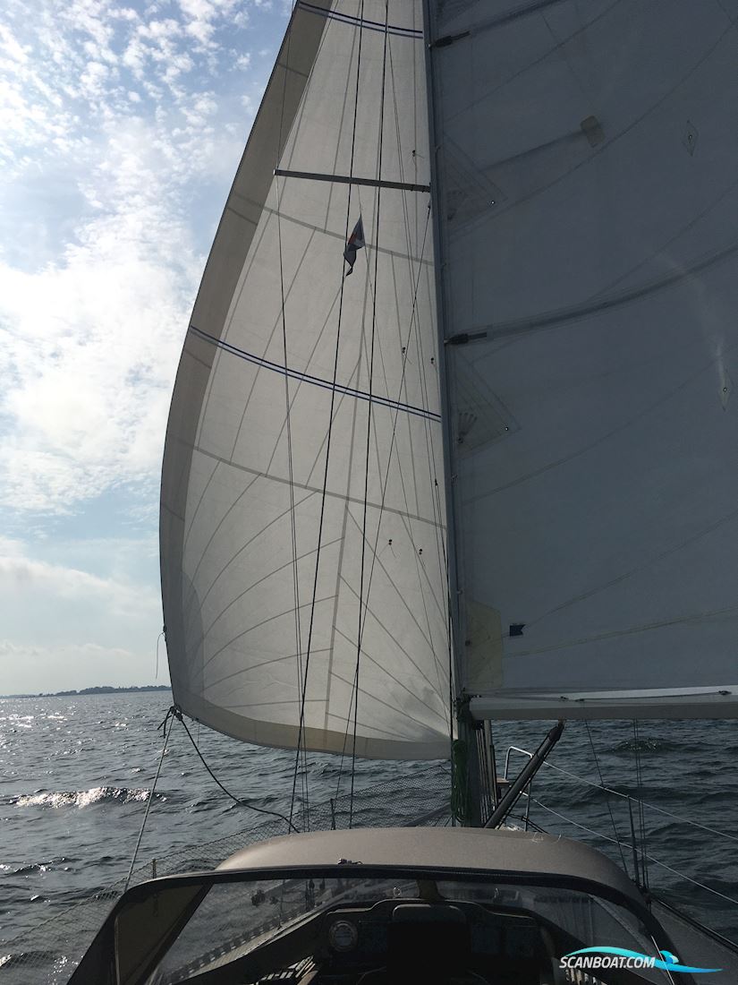 Elan 331