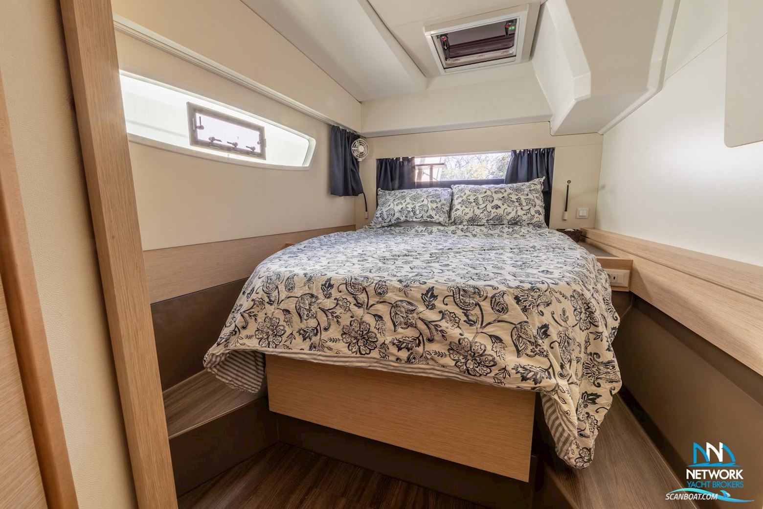 Fountaine Pajot Astrea 42