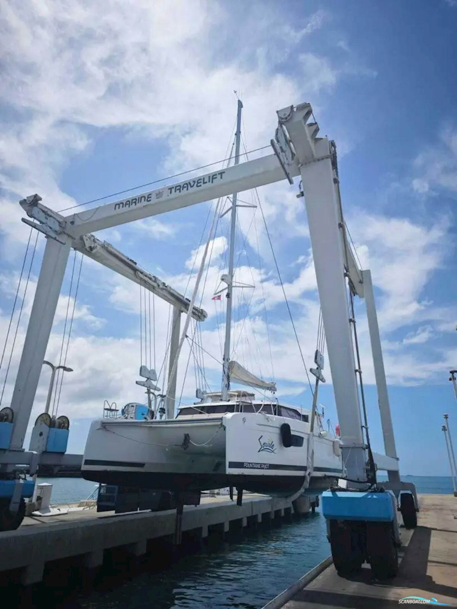 Fountaine Pajot Astrea 42