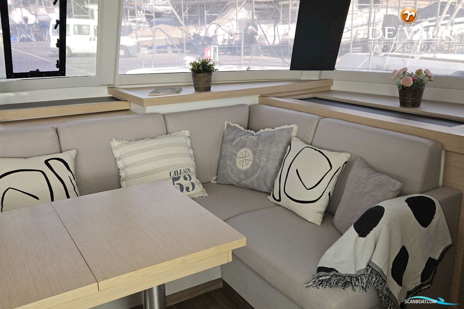 Fountaine Pajot Astrea 42