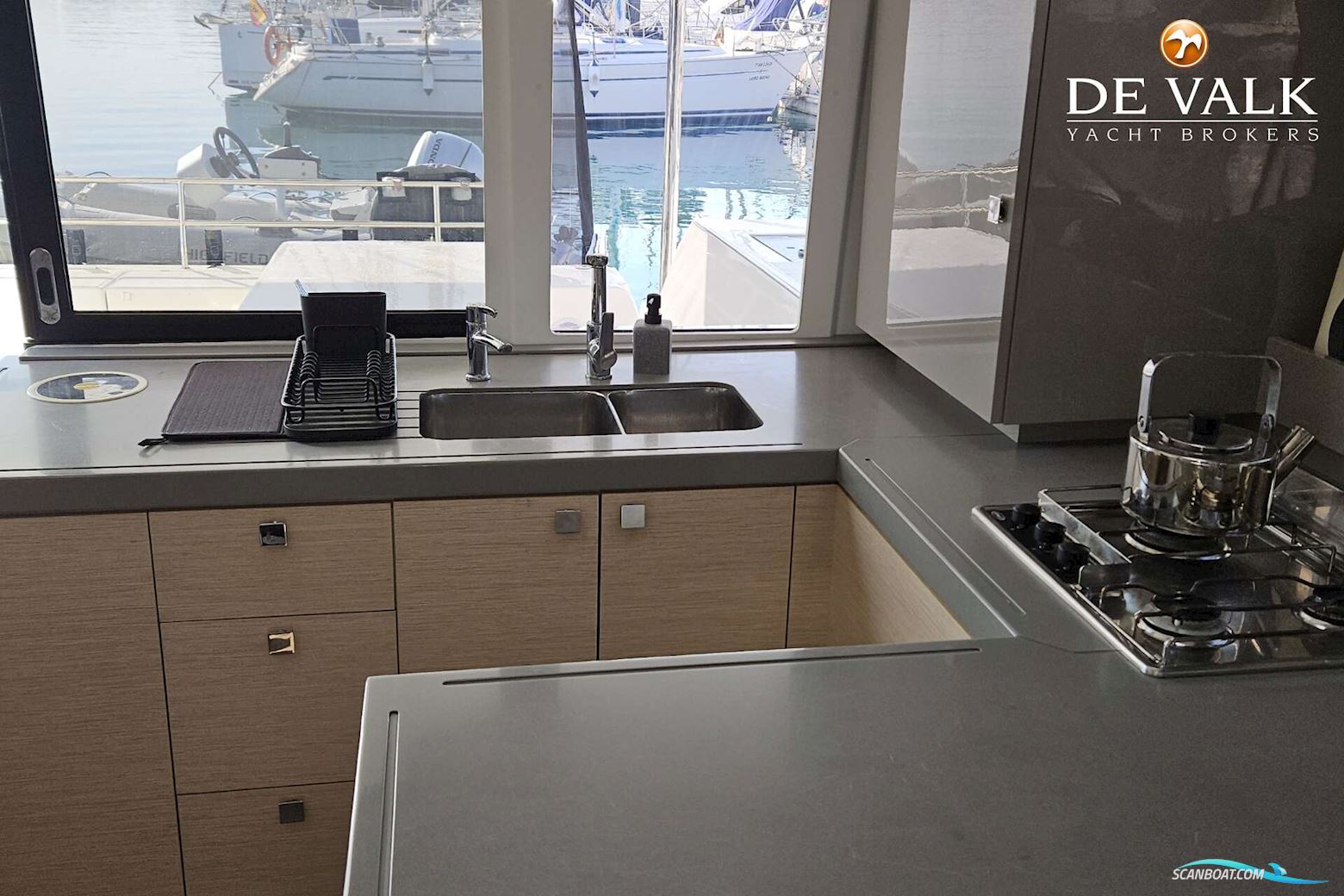 Fountaine Pajot Astrea 42
