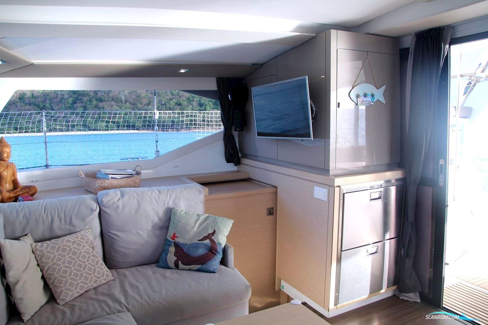 Fountaine Pajot Lucia 40