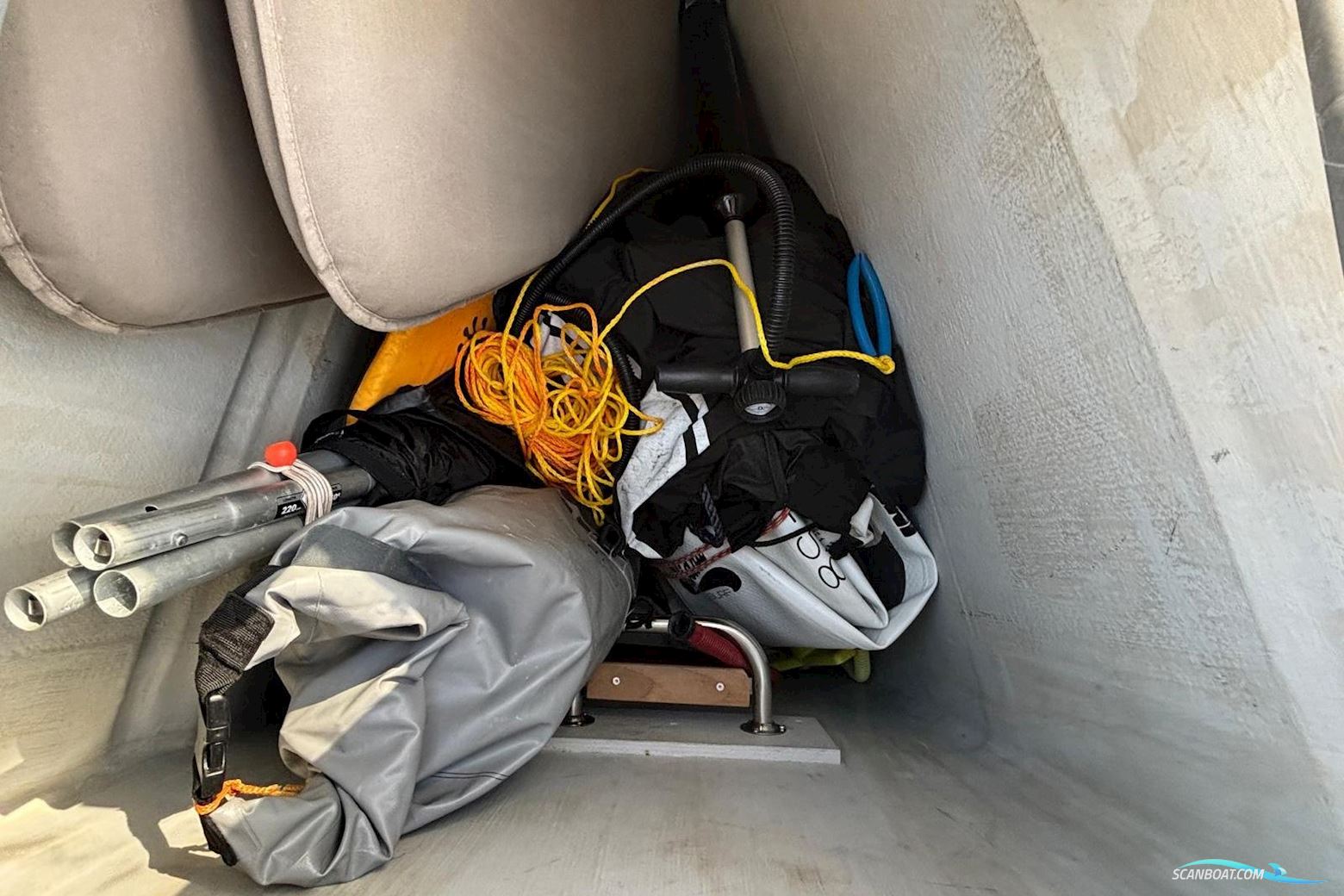 Fountaine Pajot Lucia 40