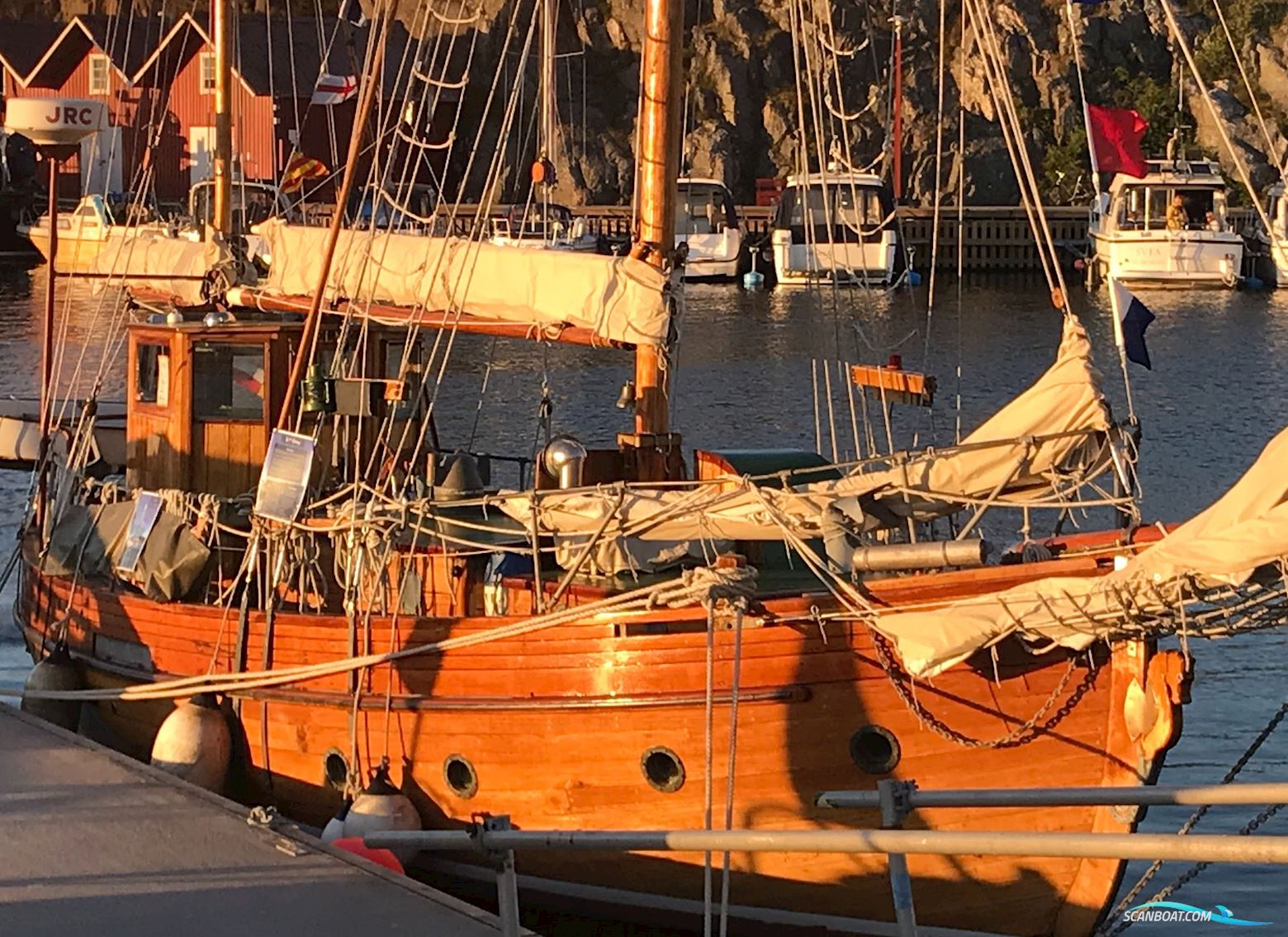 Galeas 35 Segelboot 1937, mit Perkins Diesel Type 4.236 motor, Sweden