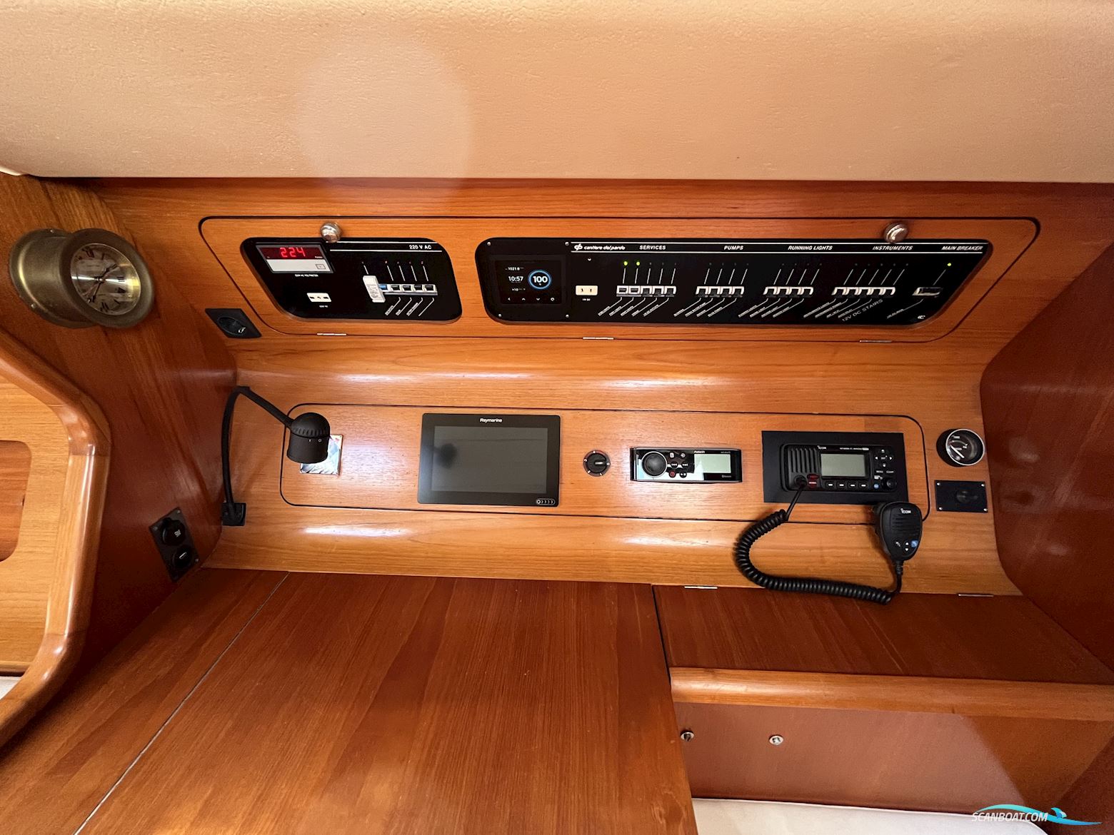 Grand Soleil 38