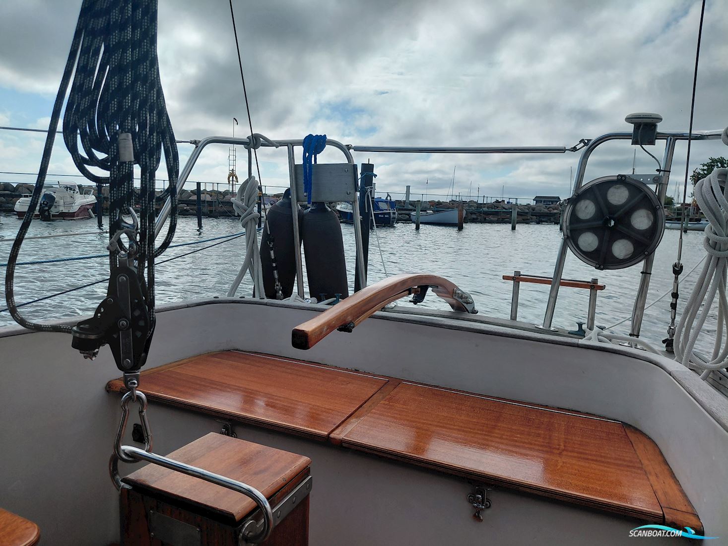 Great Dane 28, Mac2