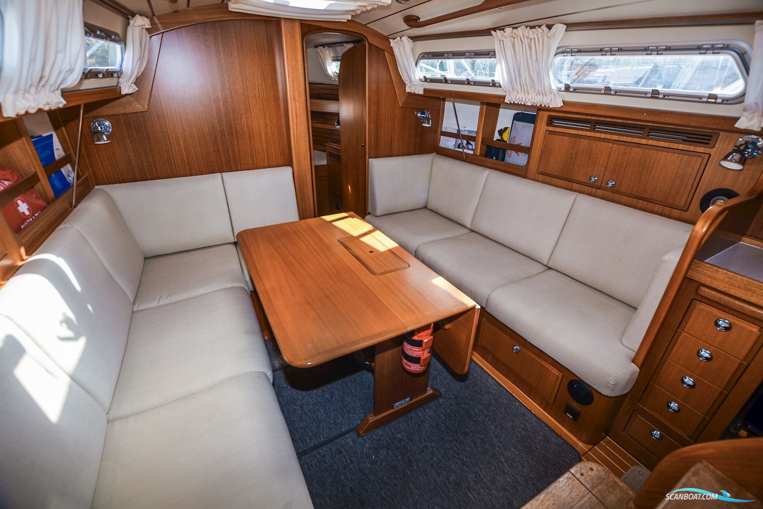 Hallberg-Rassy 310