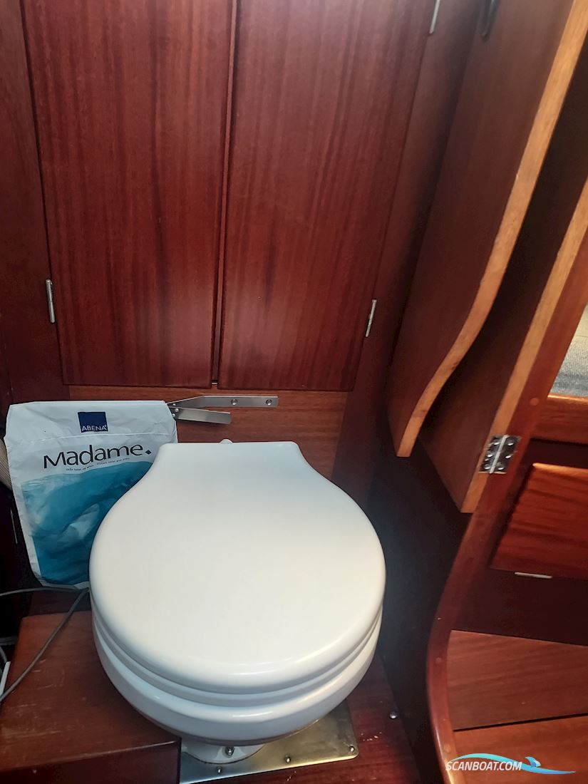 Hallberg Rassy 32 Mistress