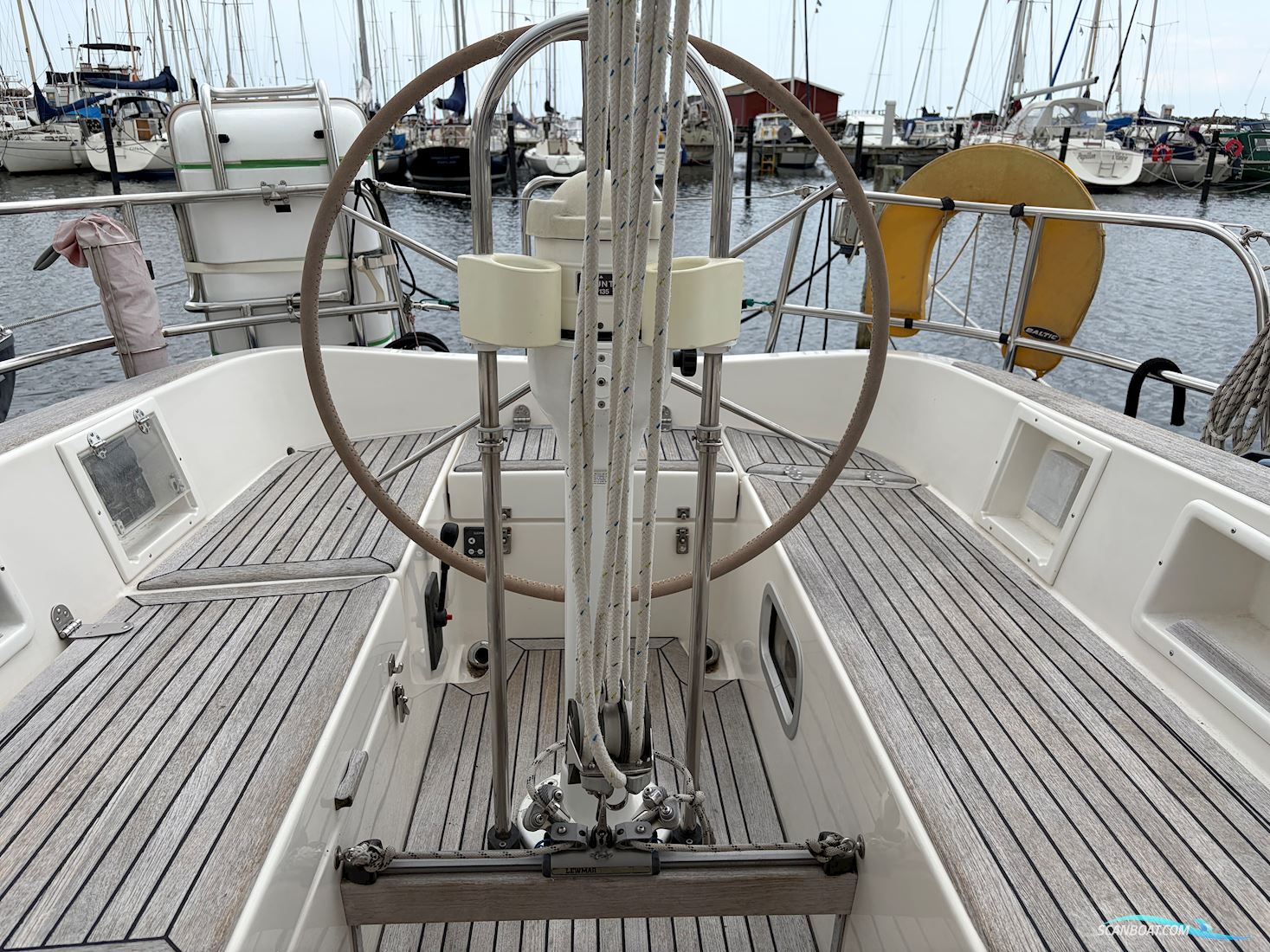 Hallberg-Rassy 34