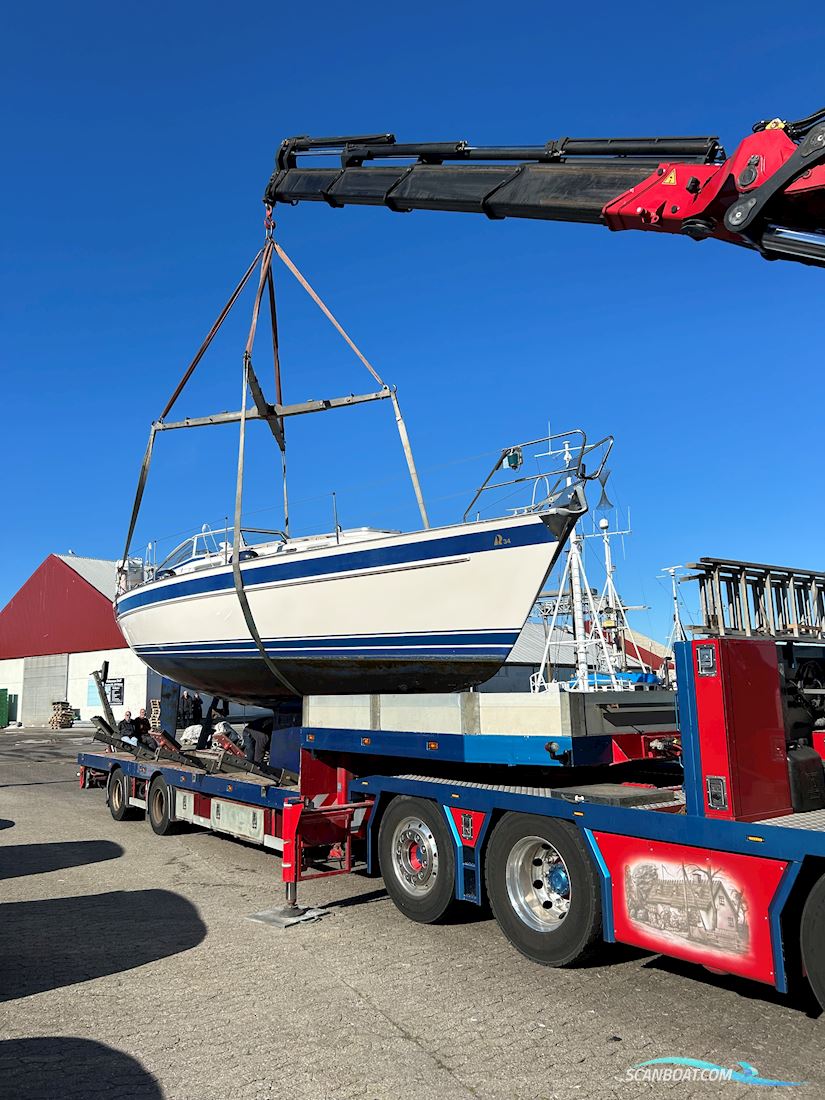 Hallberg-Rassy 34