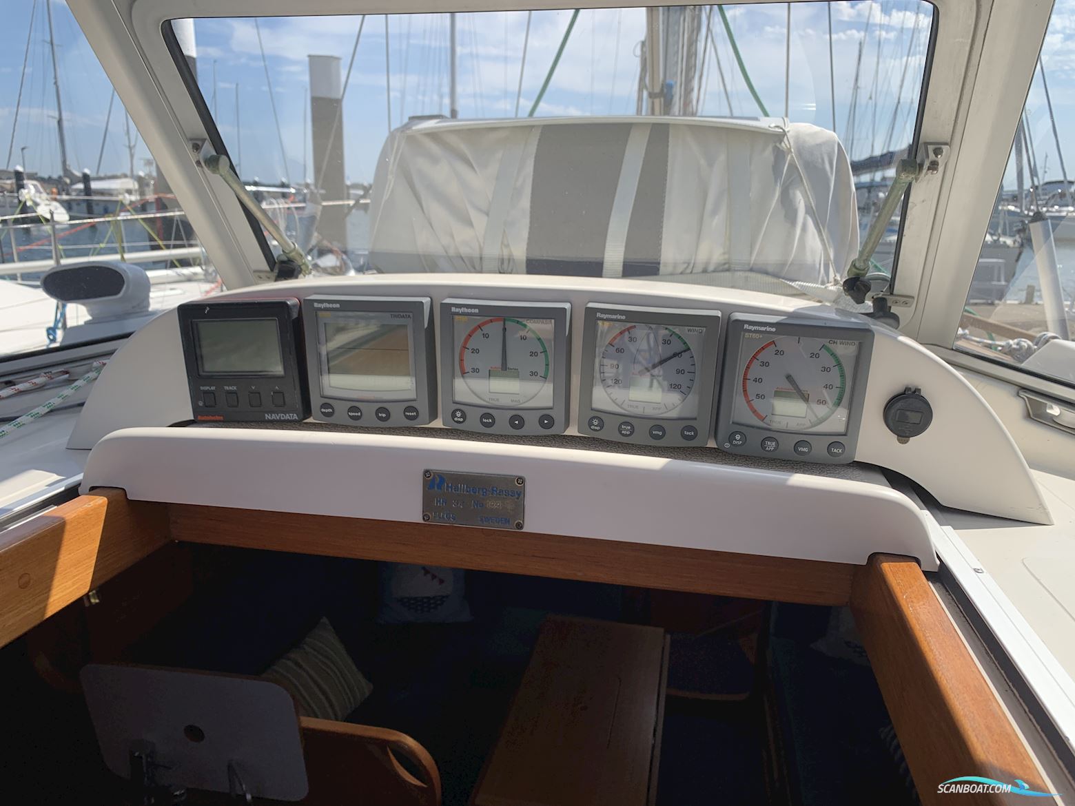 Hallberg-Rassy 34