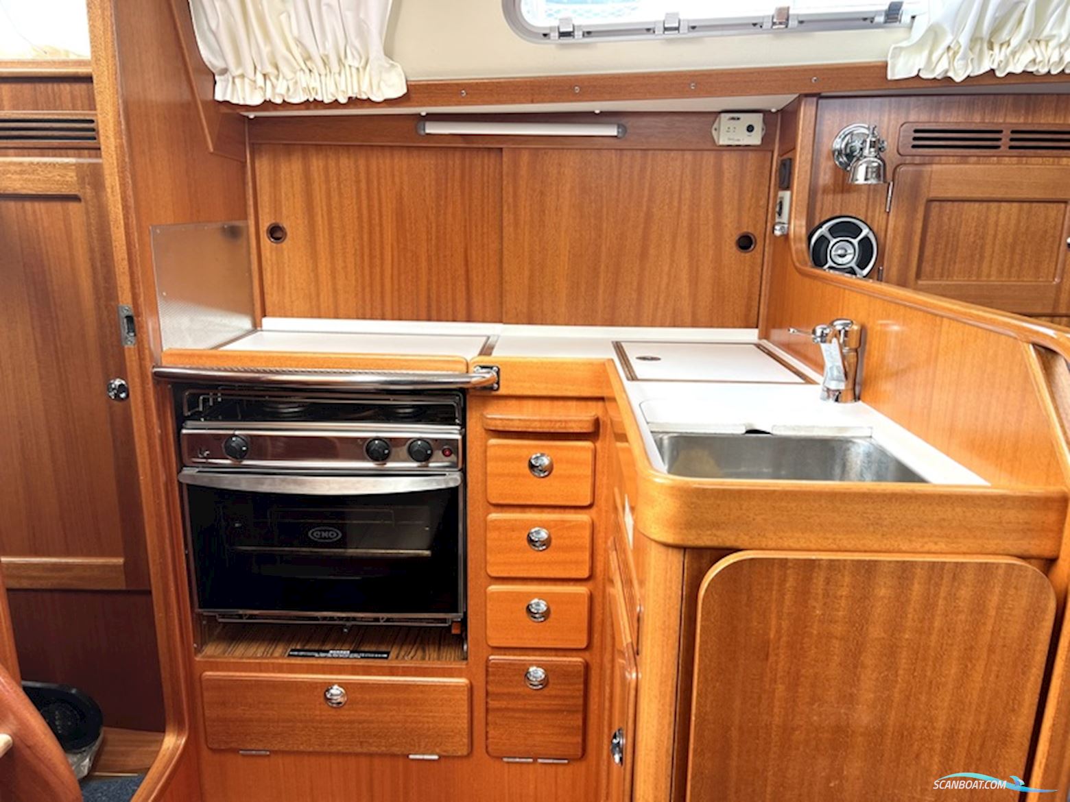 Hallberg Rassy 342