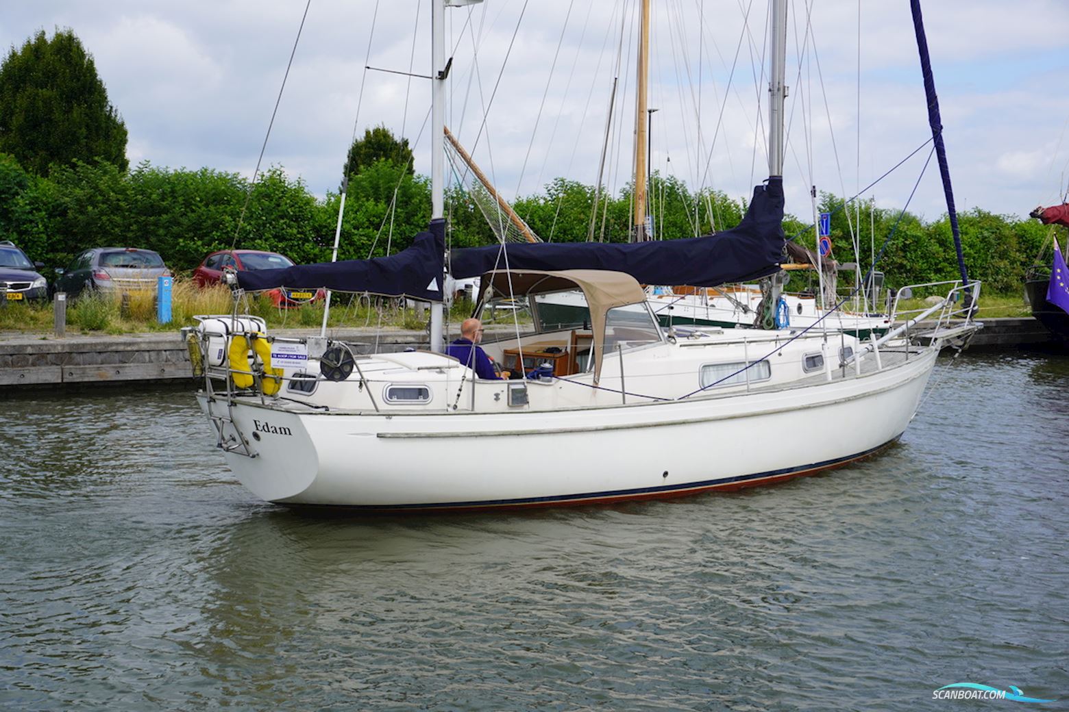 Hallberg Rassy 35