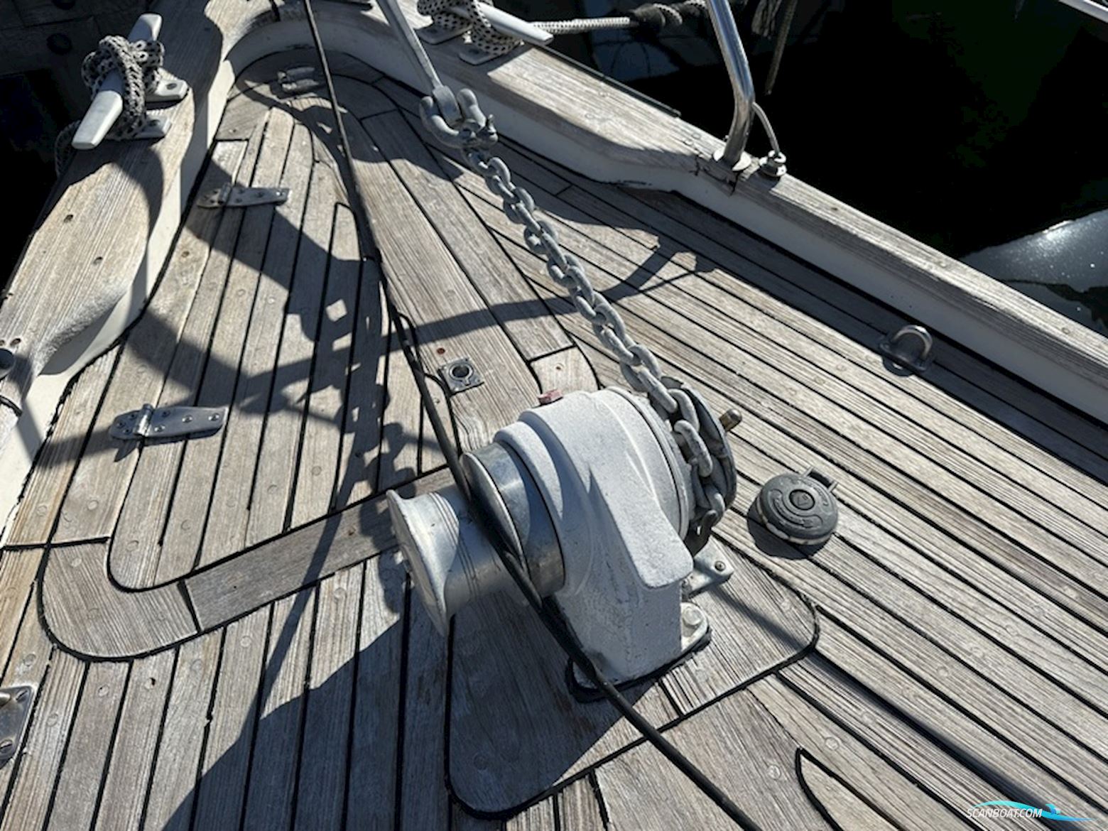 Hallberg Rassy 352