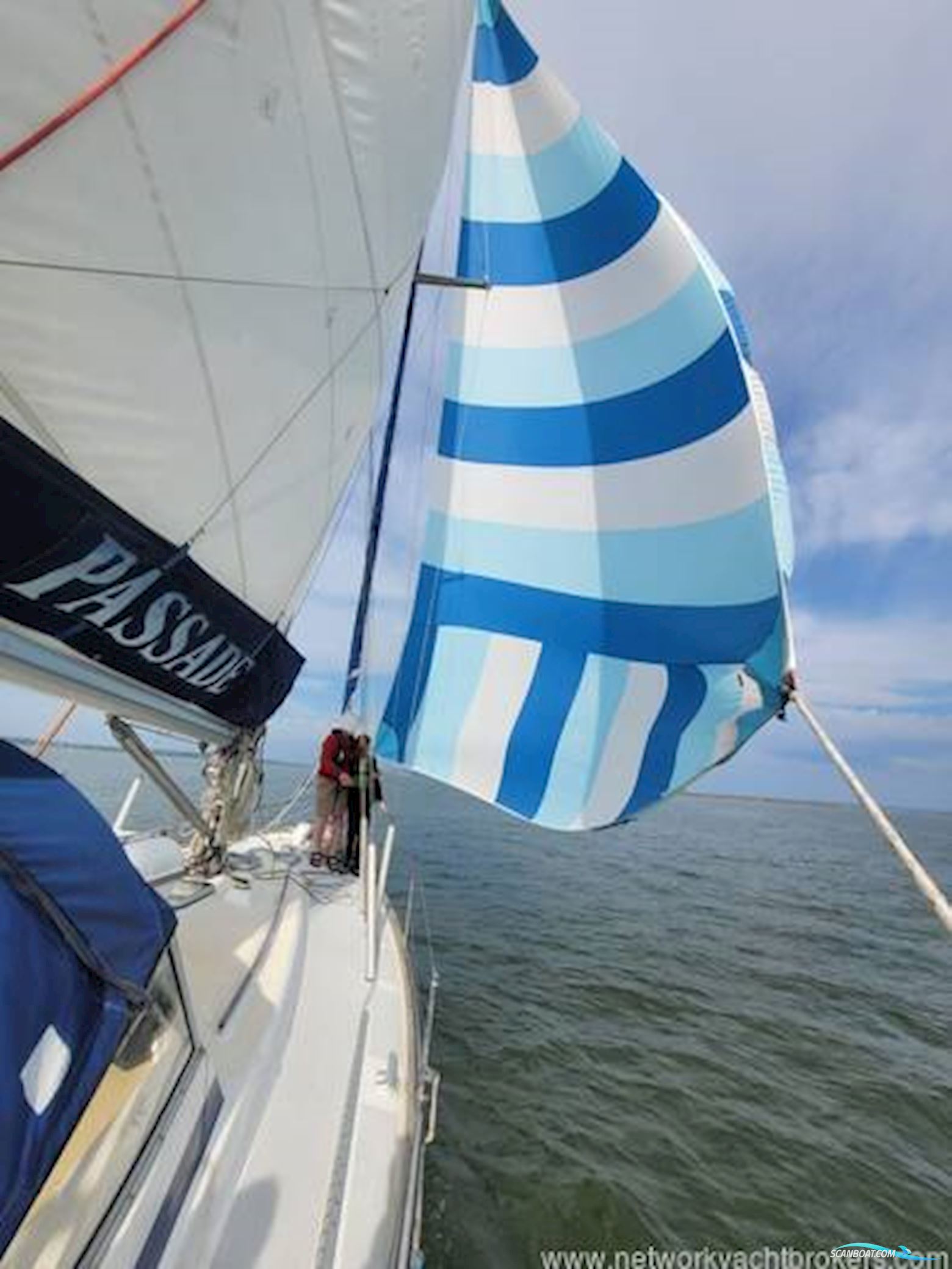 Hallberg Rassy 352