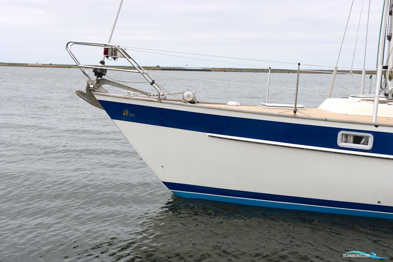 Hallberg Rassy 352