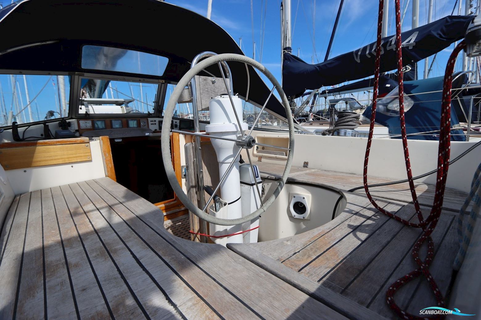 Hallberg Rassy 352