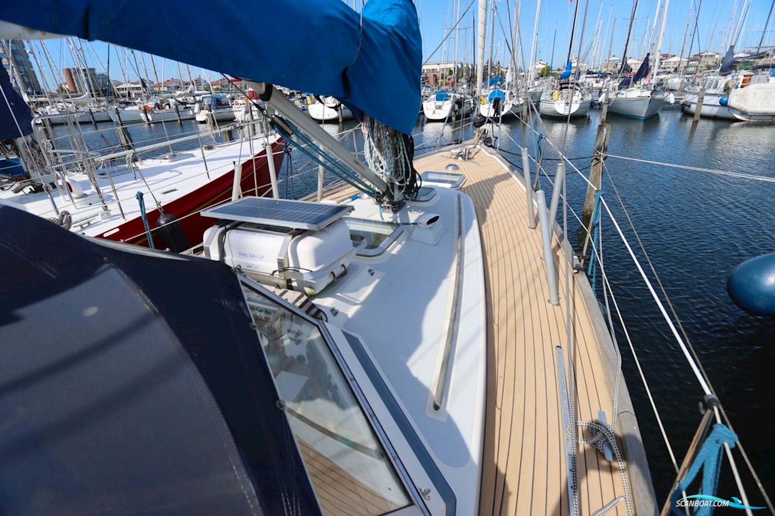 Hallberg Rassy 352