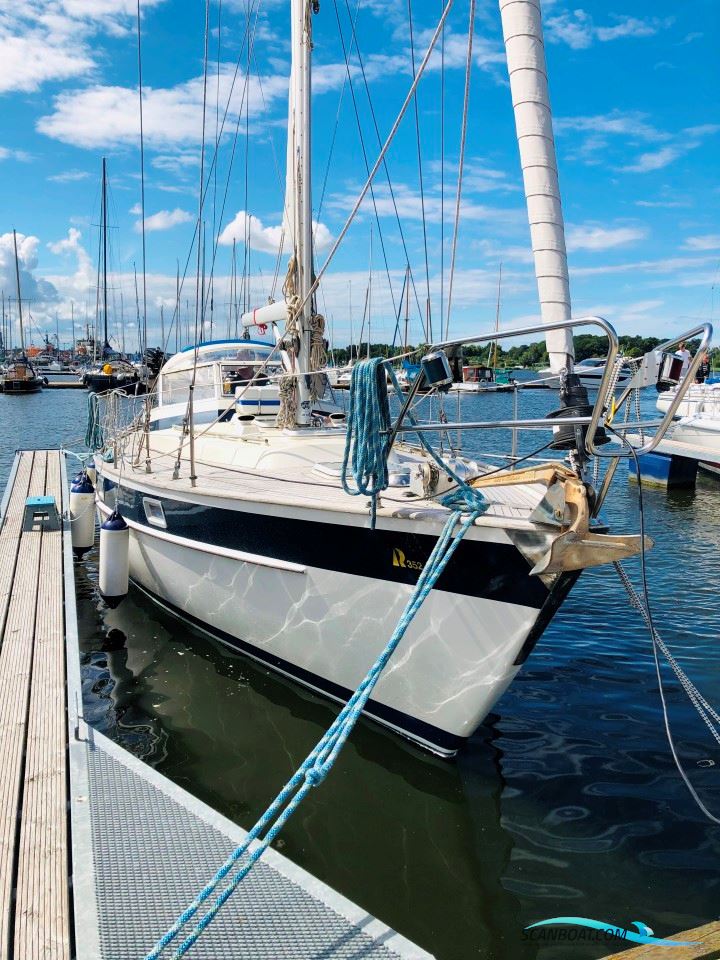 Hallberg Rassy 352