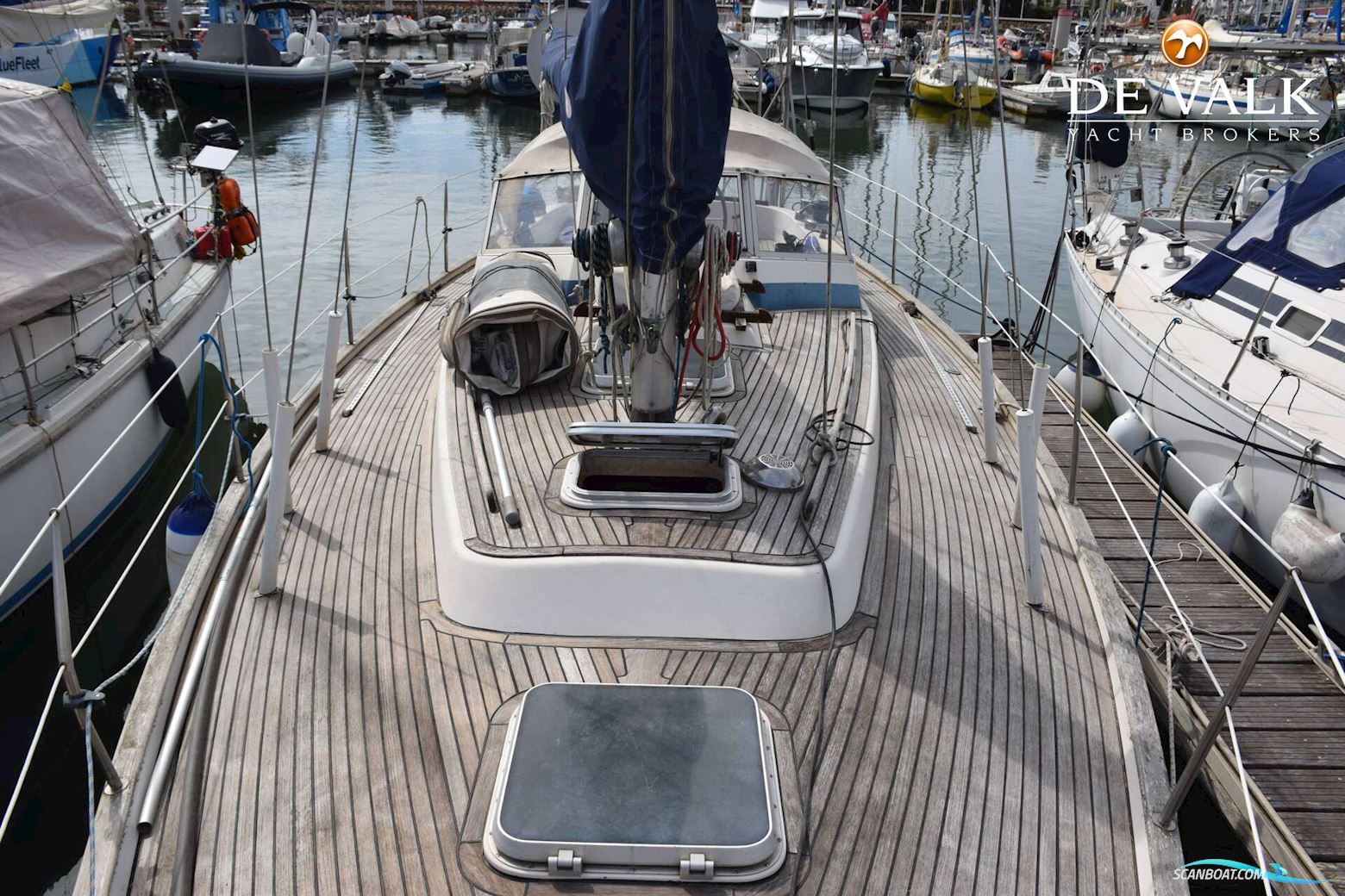 Hallberg Rassy 352