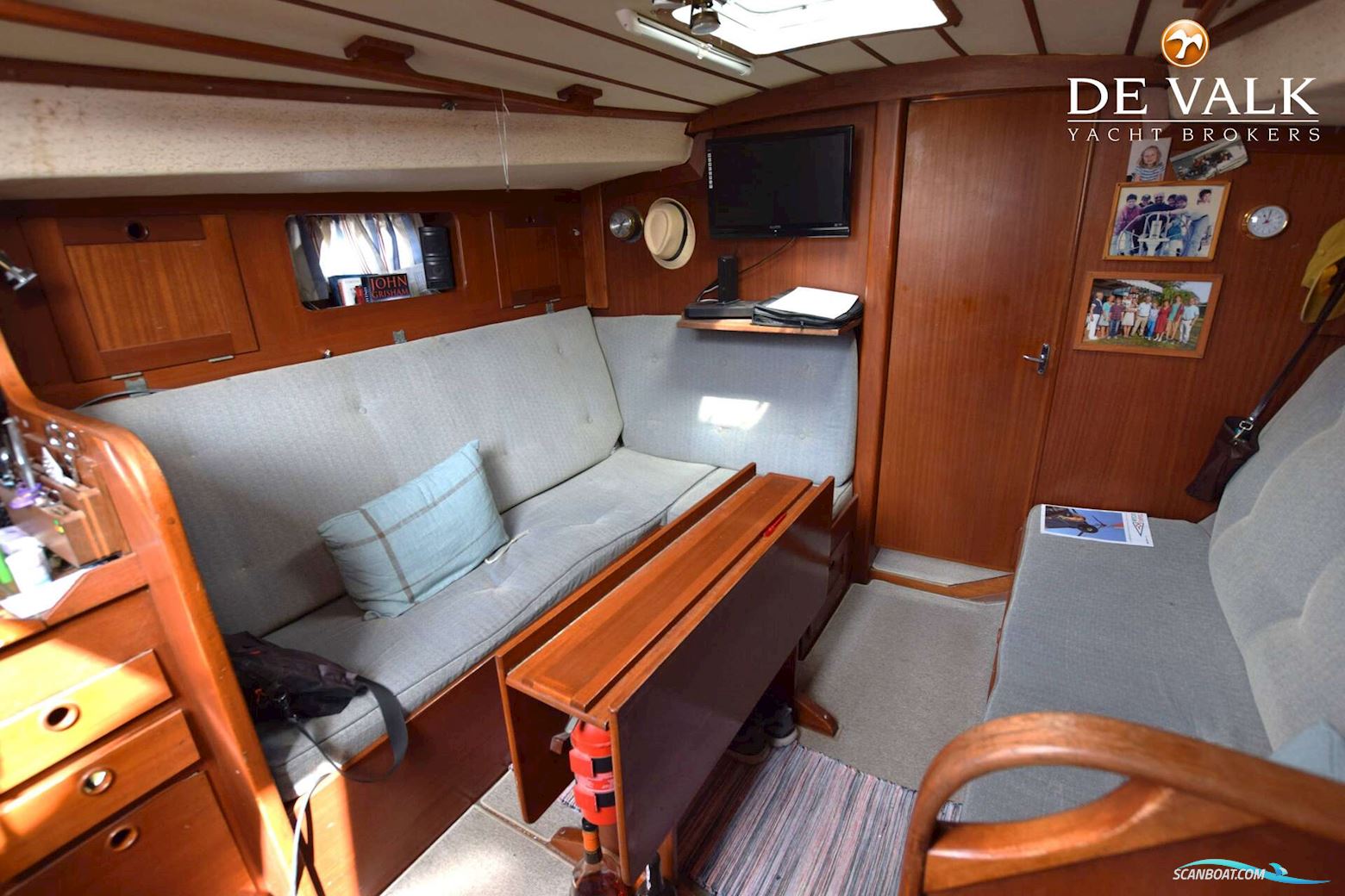 Hallberg Rassy 352
