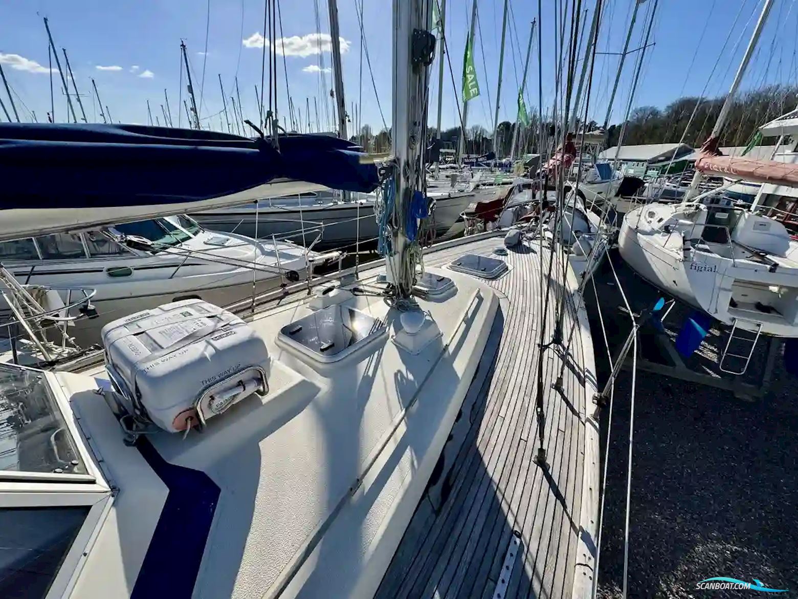 Hallberg-rassy 352