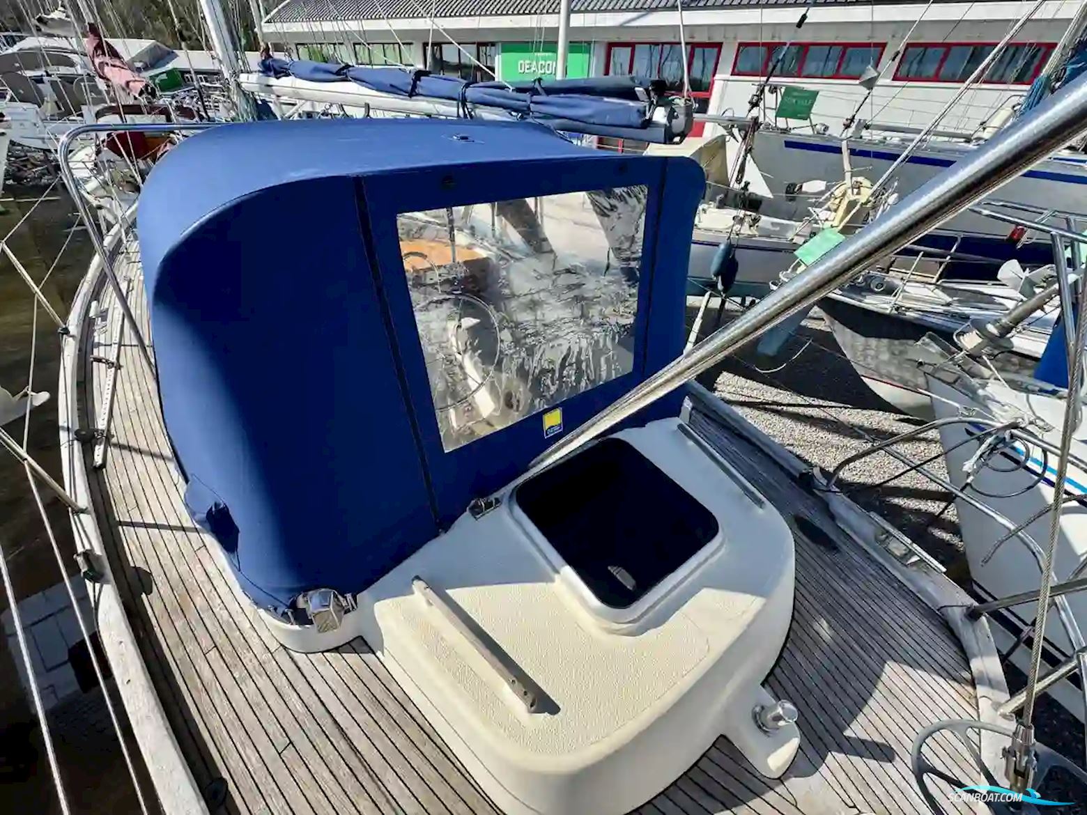 Hallberg-rassy 352