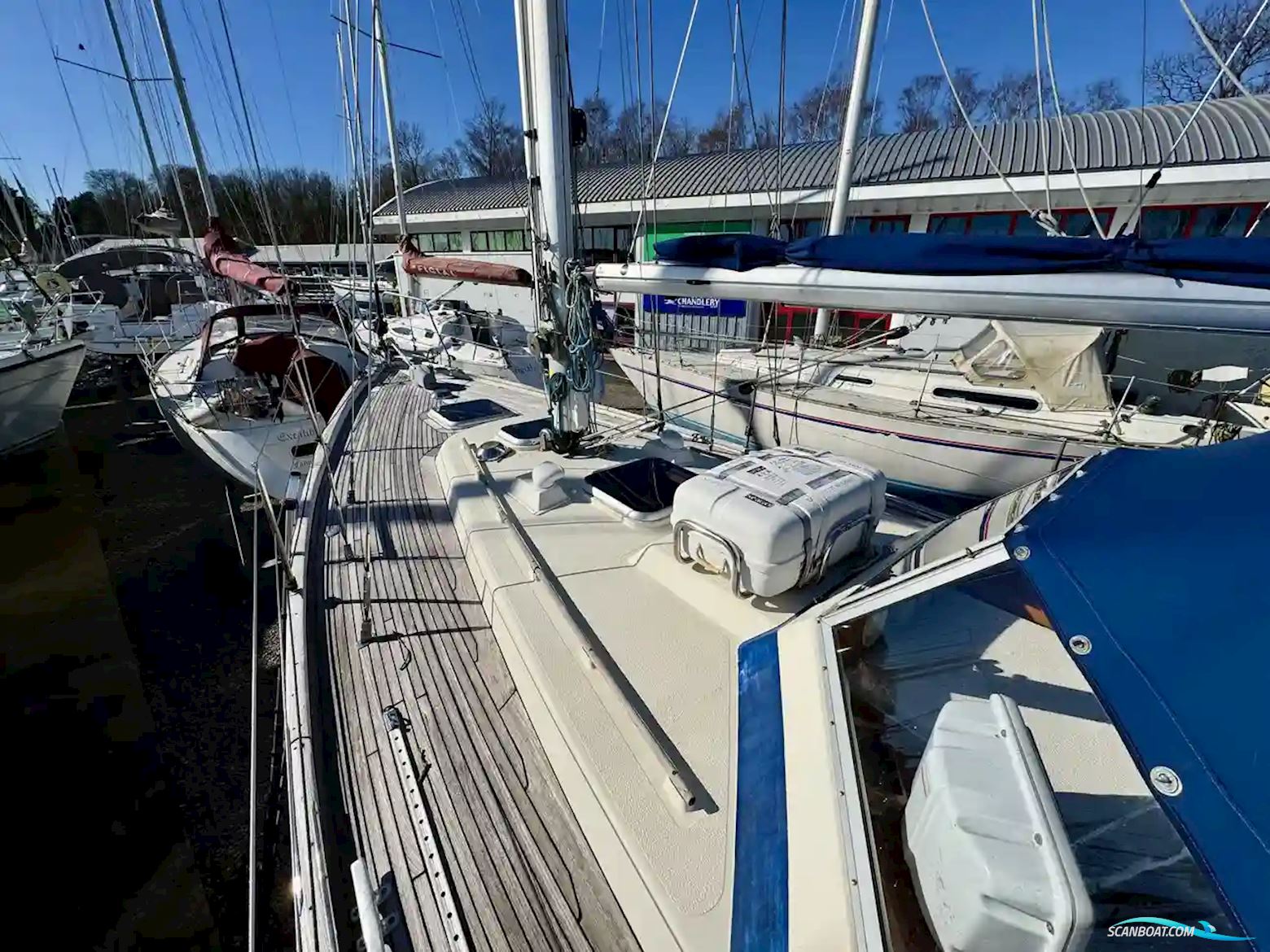 Hallberg-rassy 352