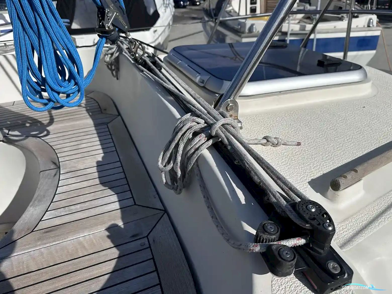 Hallberg-rassy 352