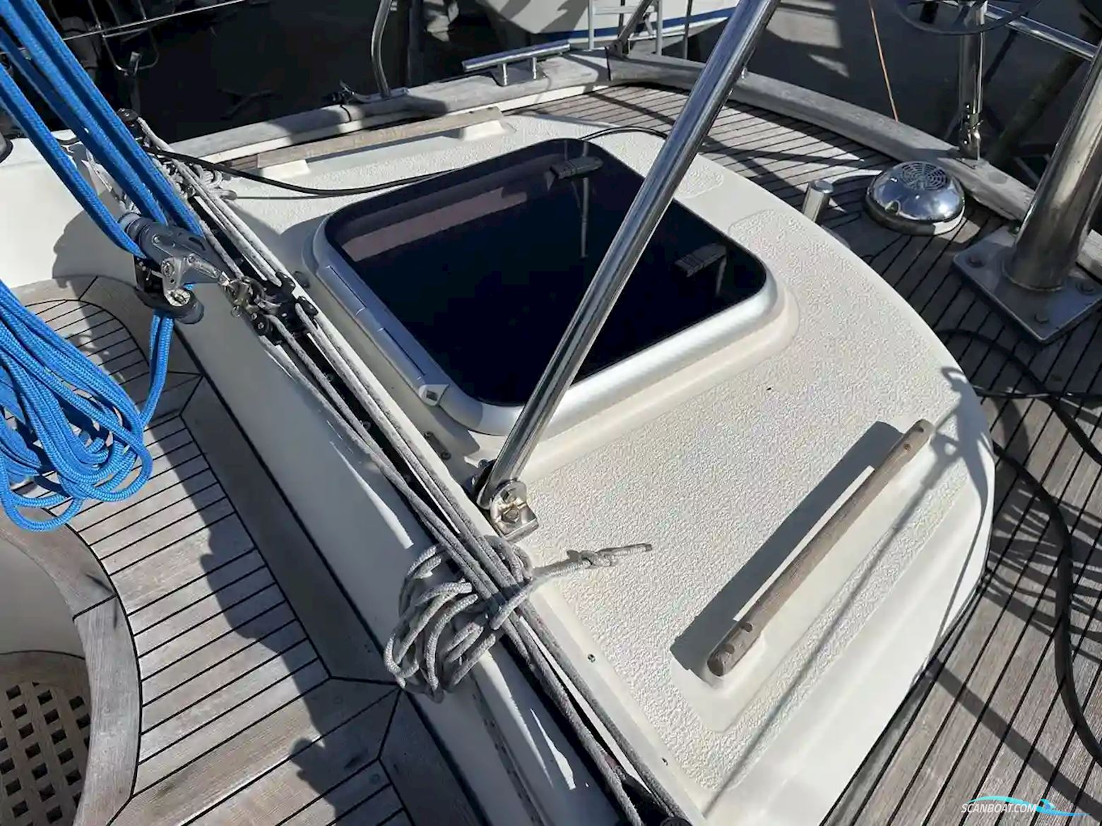 Hallberg-rassy 352