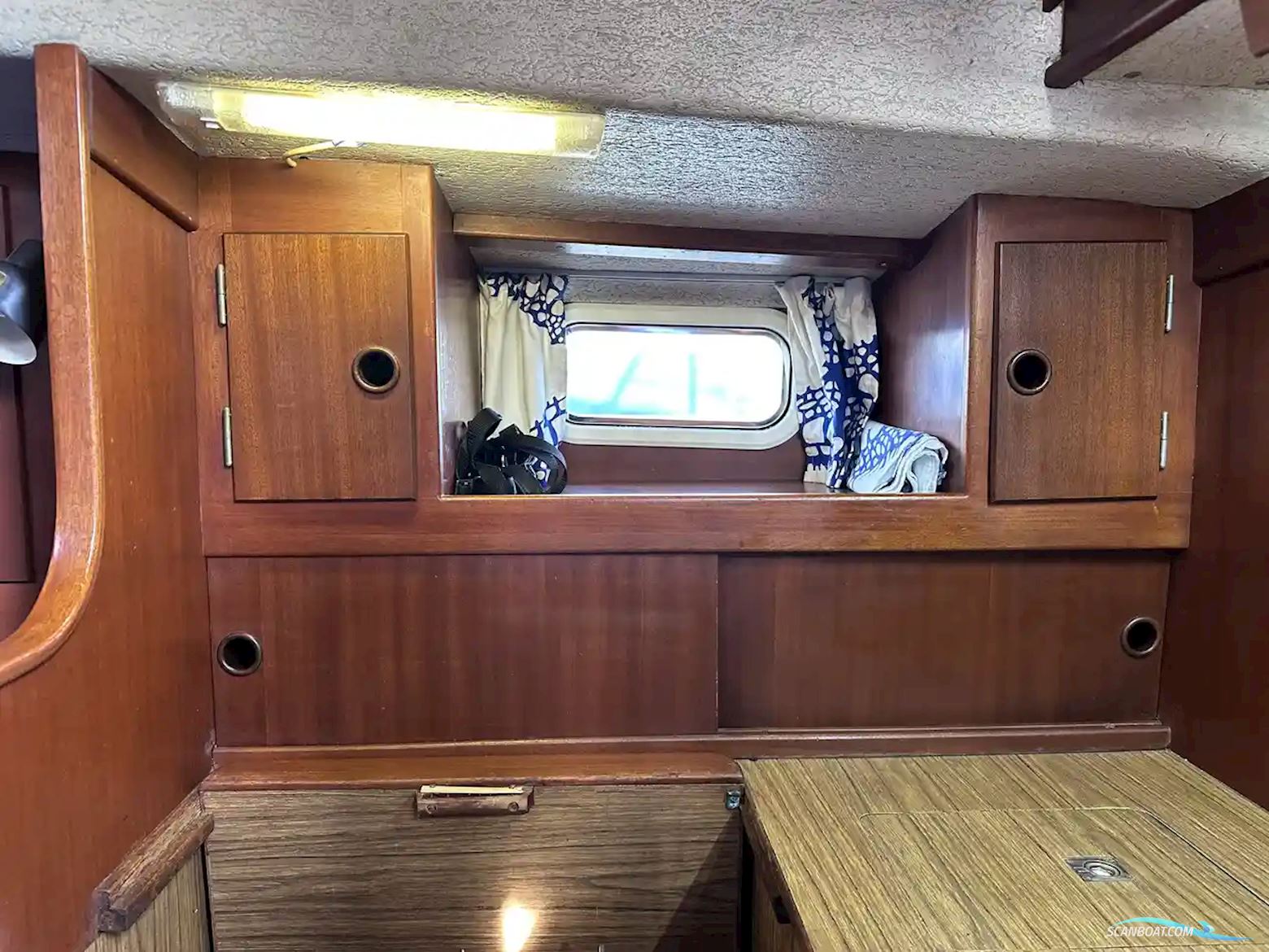 Hallberg-rassy 352