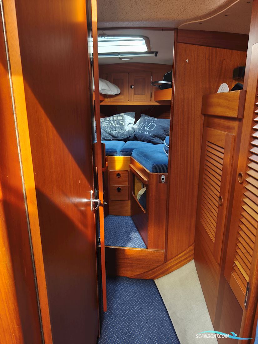 Hallberg Rassy 352