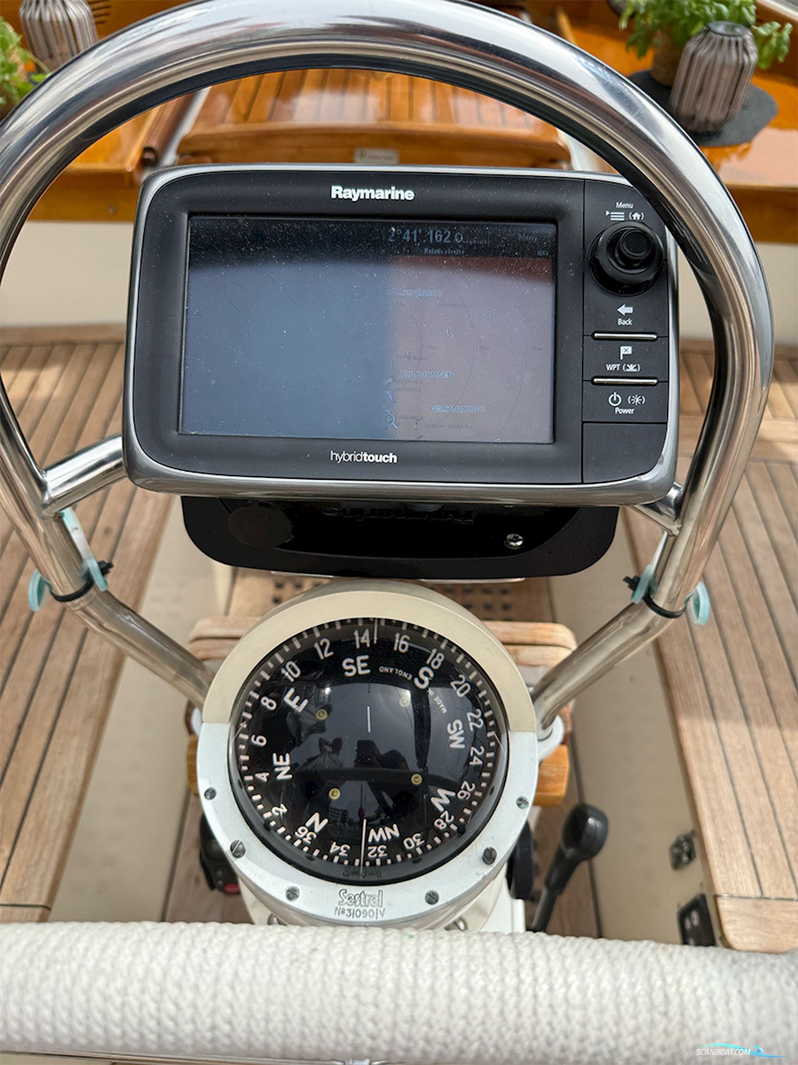 Hallberg-Rassy 352