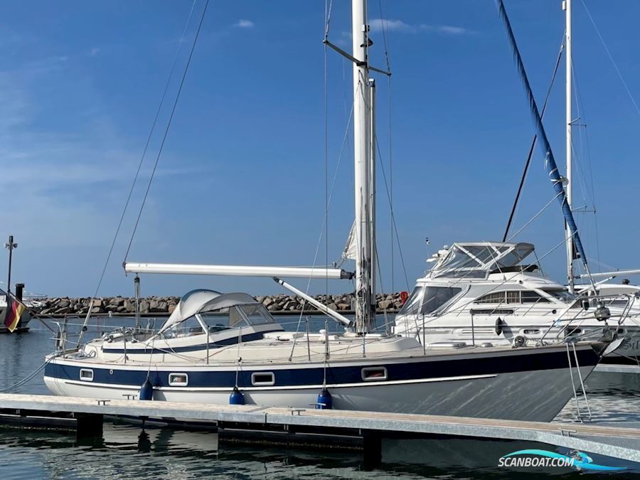 Hallberg-Rassy 352