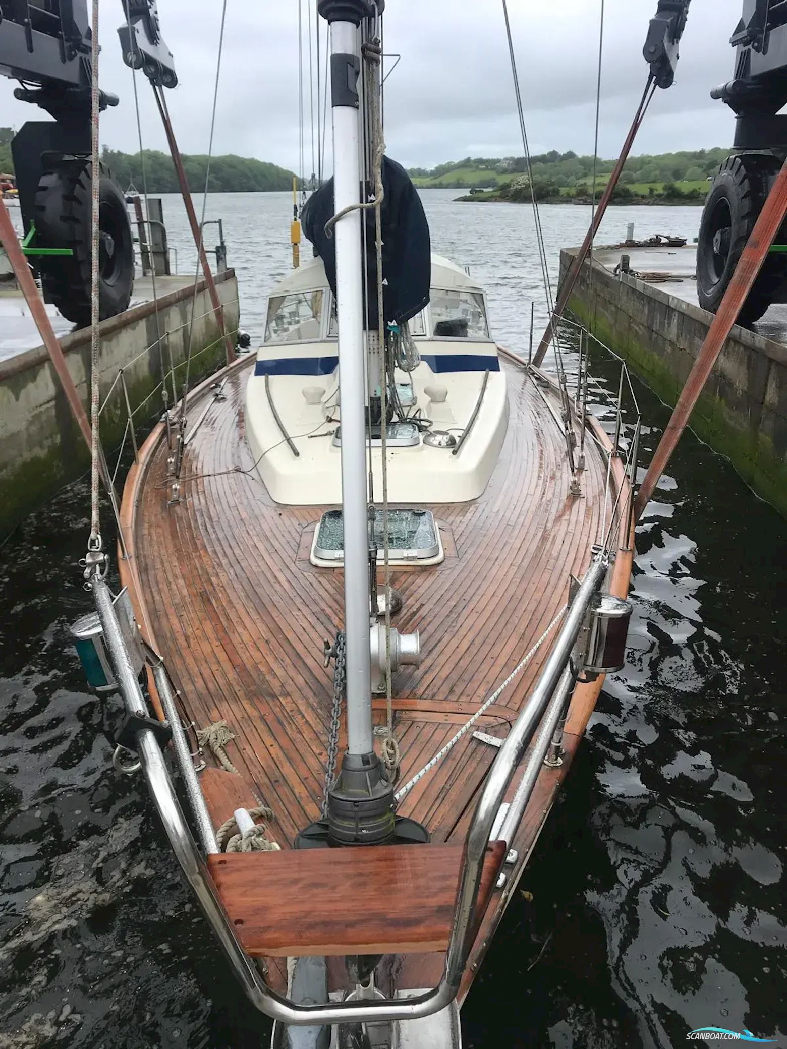 Hallberg-Rassy 352