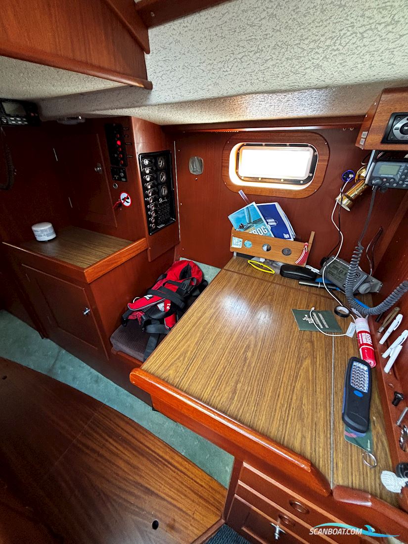 Hallberg Rassy 352