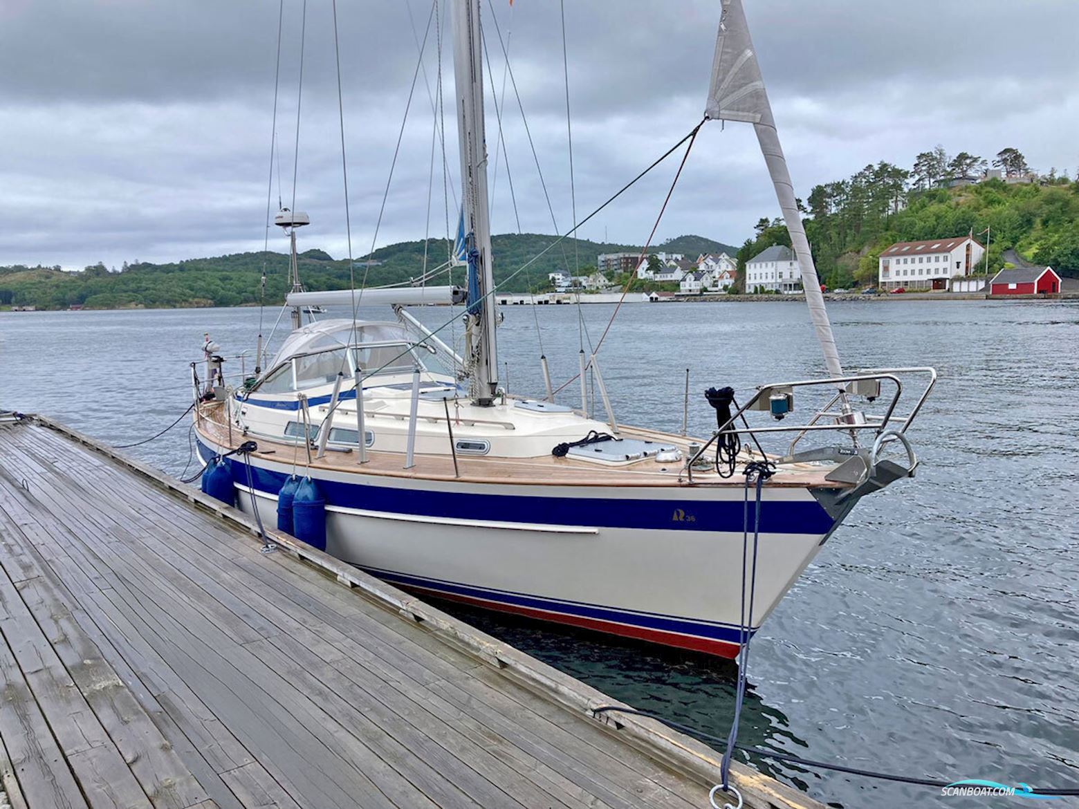 Hallberg Rassy 36