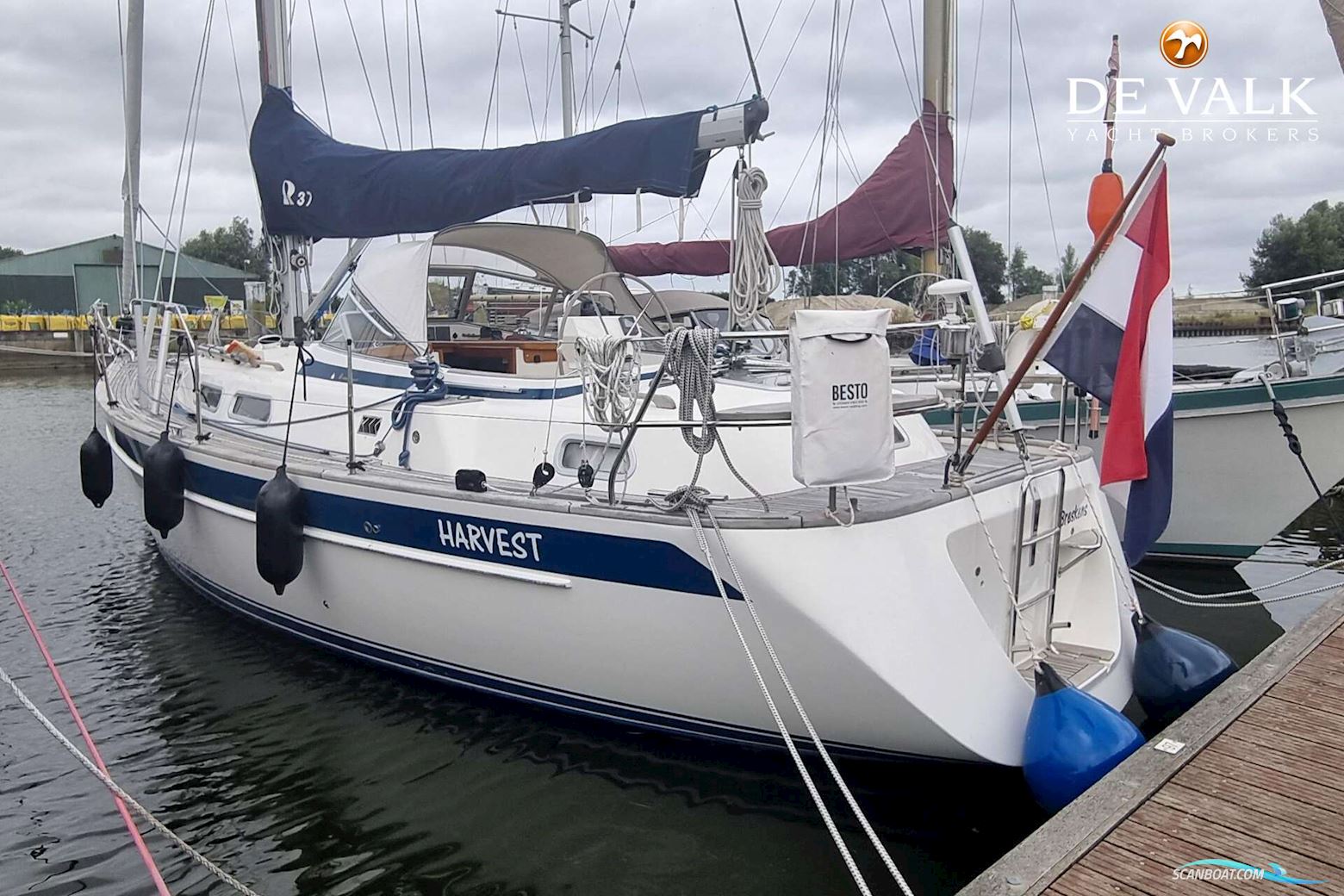 Hallberg Rassy 37