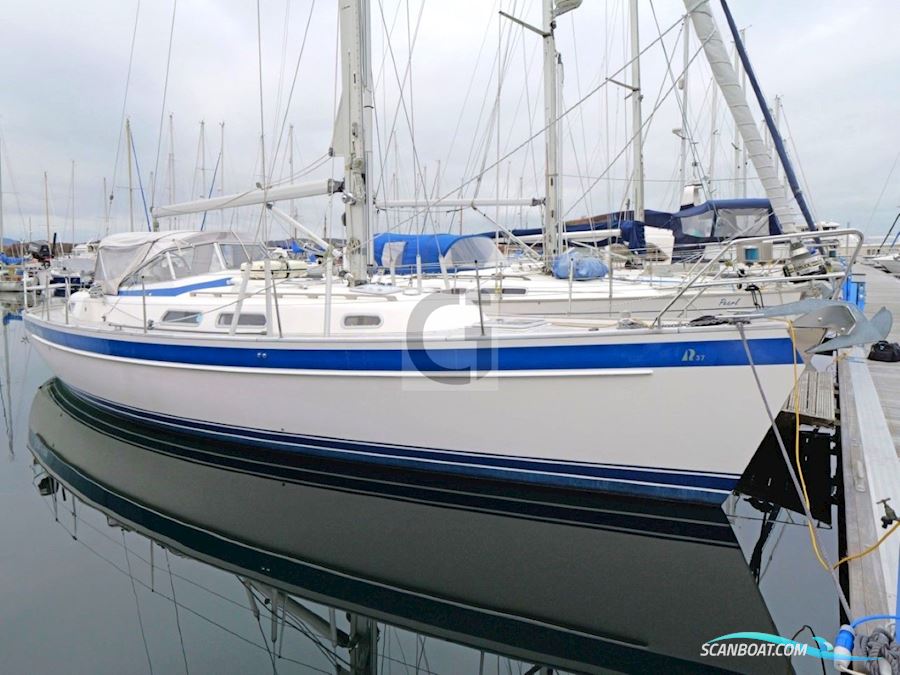Hallberg-Rassy 37