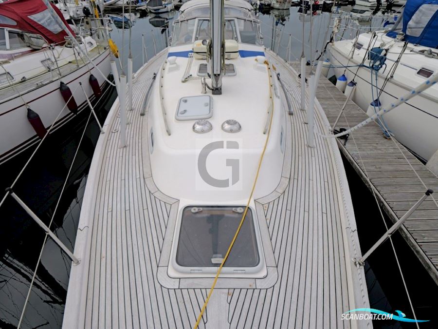 Hallberg-Rassy 37