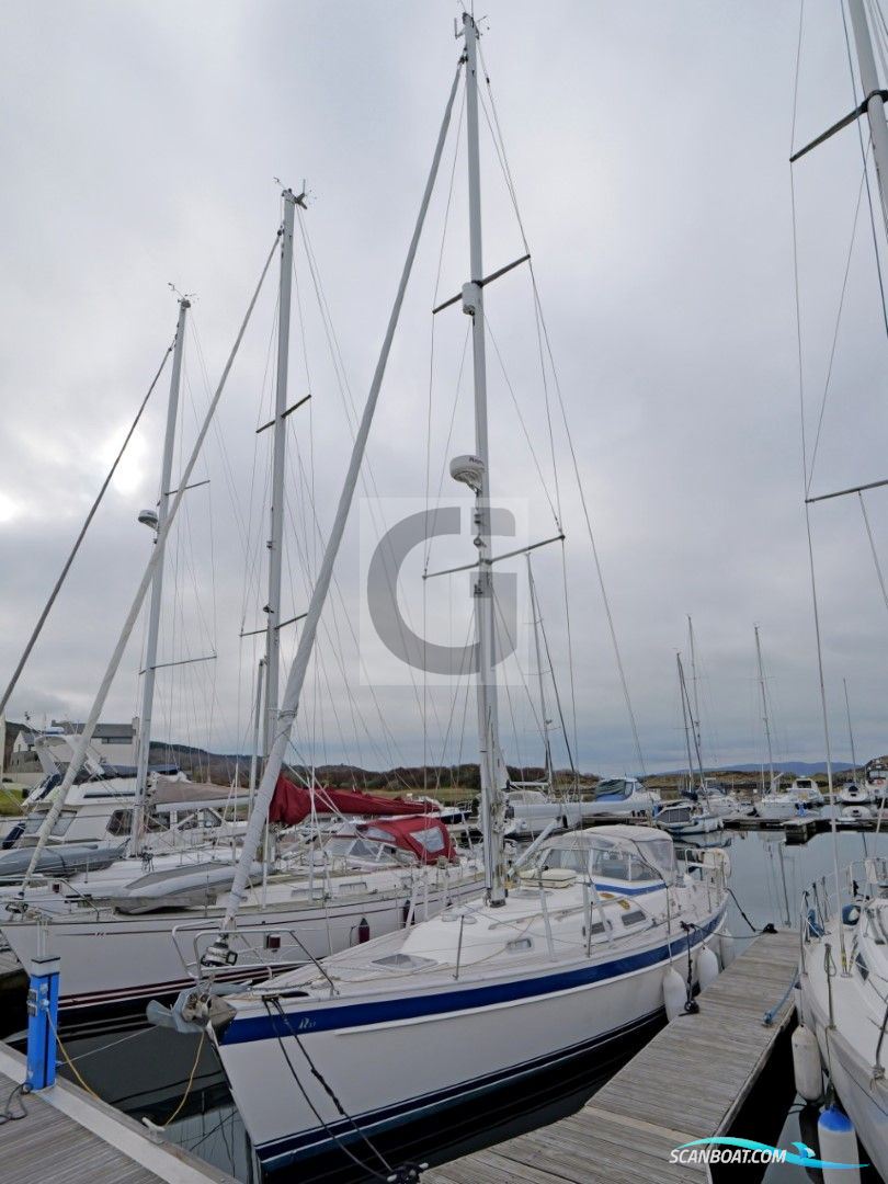 Hallberg-Rassy 37