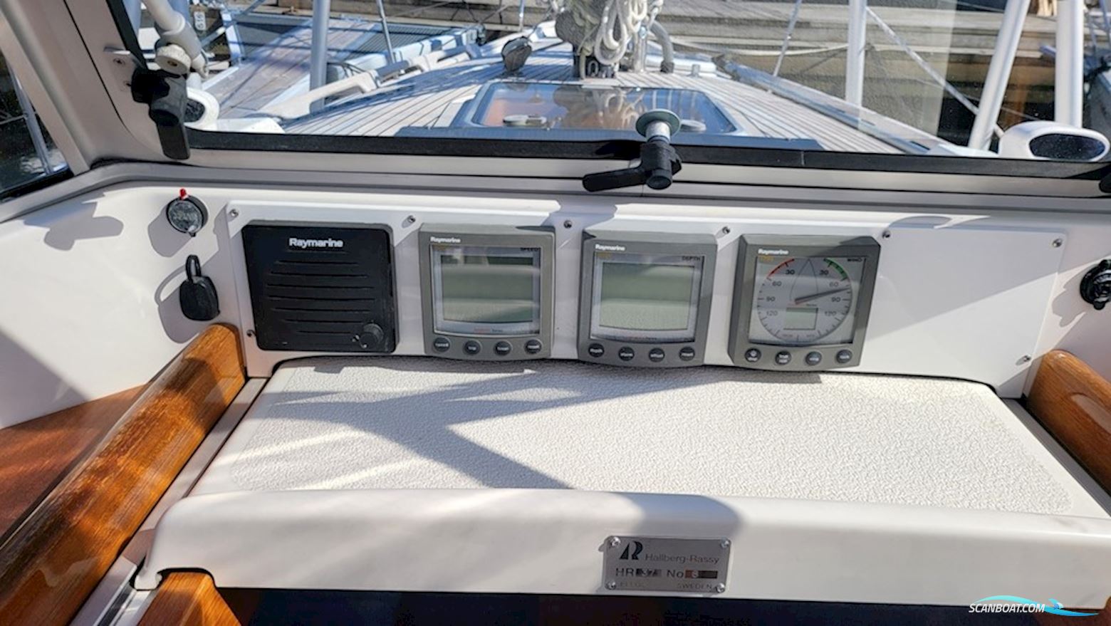 Hallberg-Rassy 37