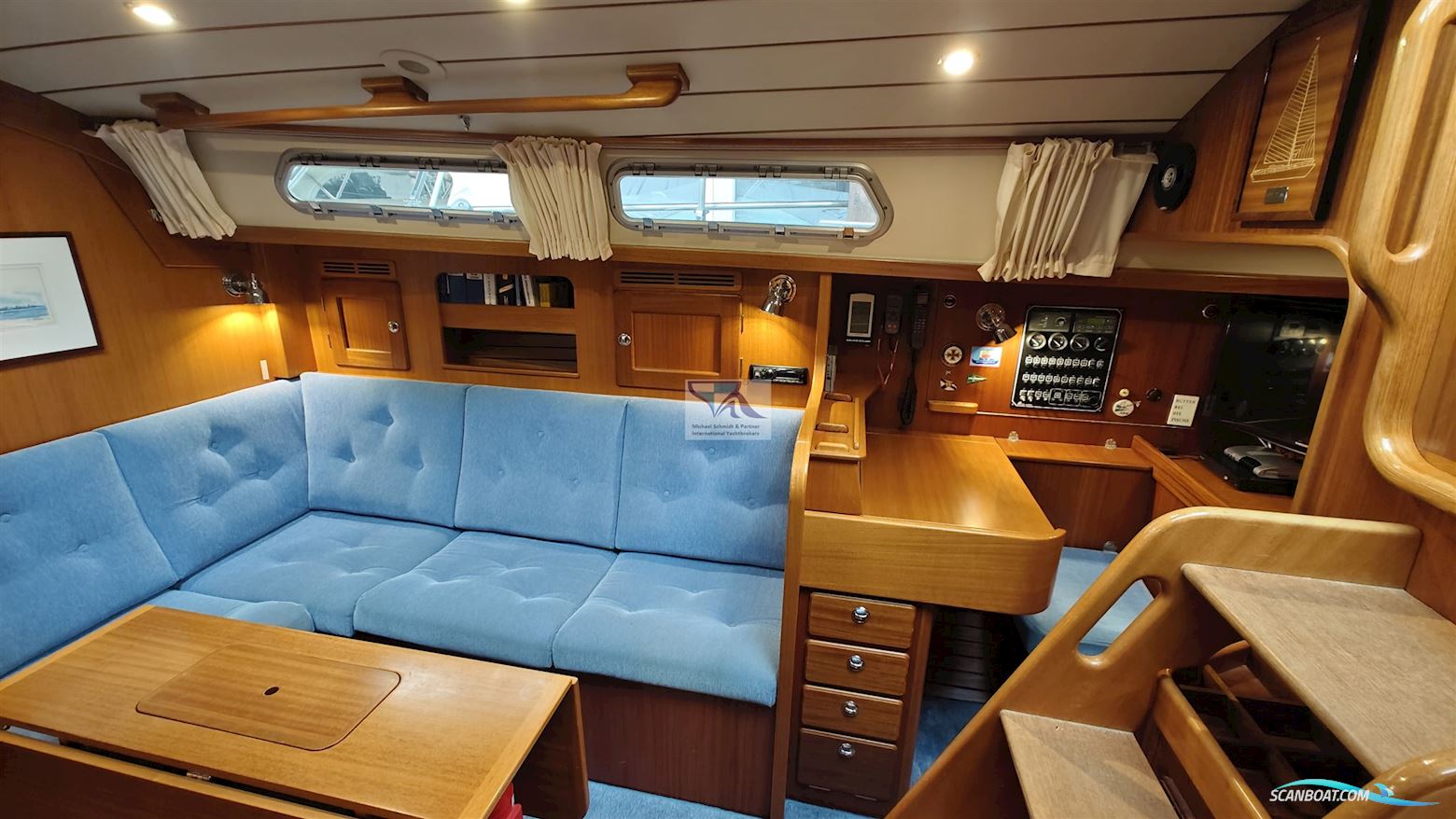 Hallberg Rassy 37