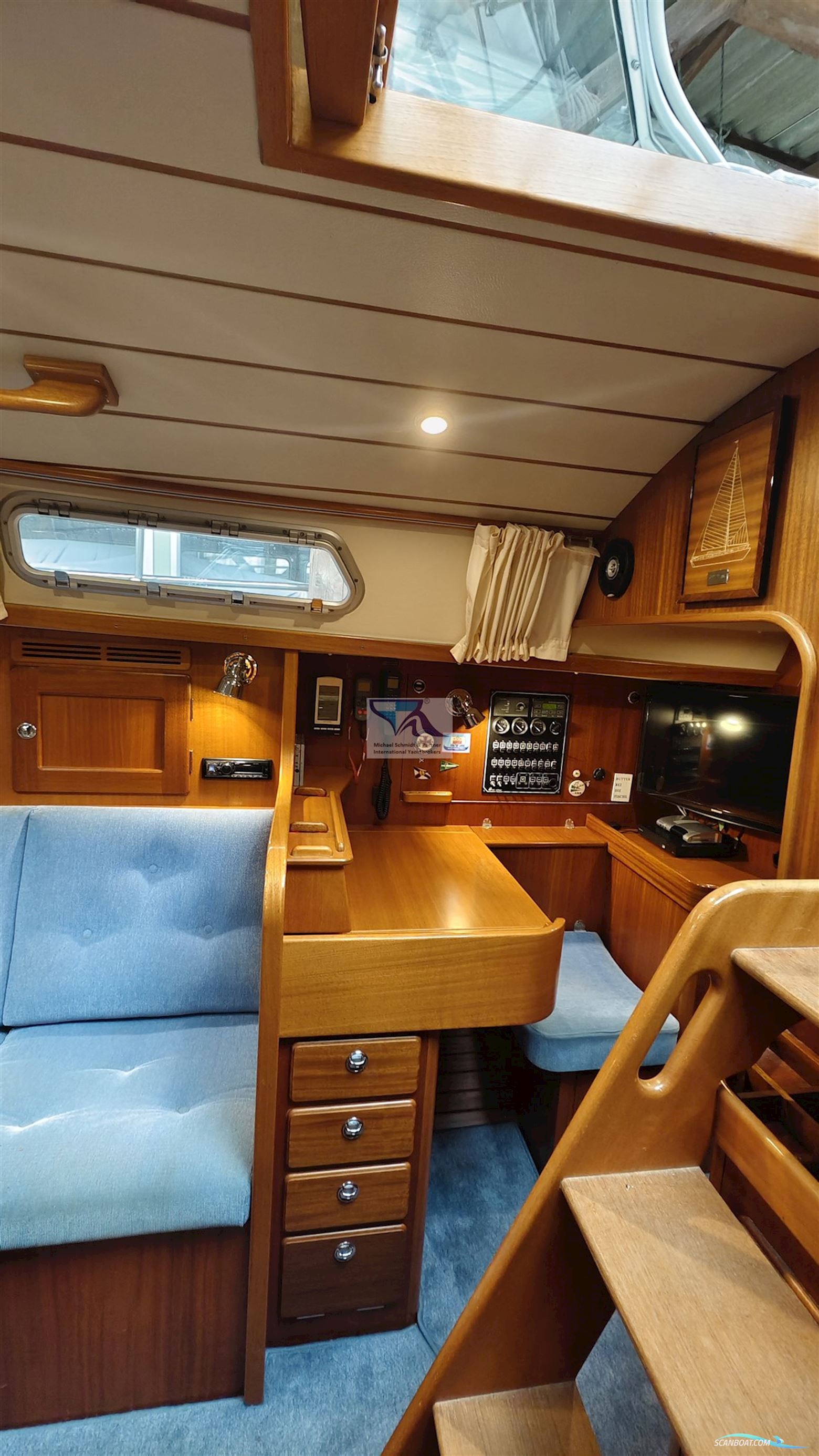 Hallberg Rassy 37