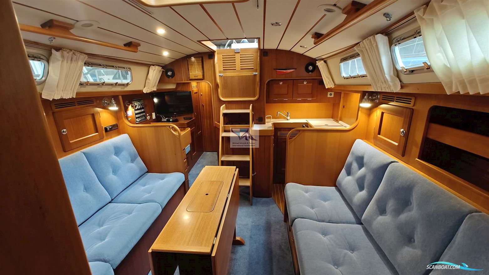 Hallberg Rassy 37
