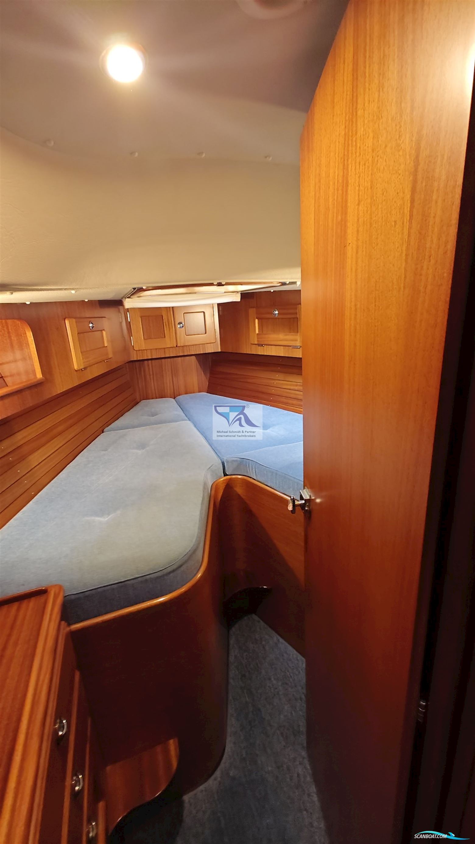 Hallberg Rassy 37