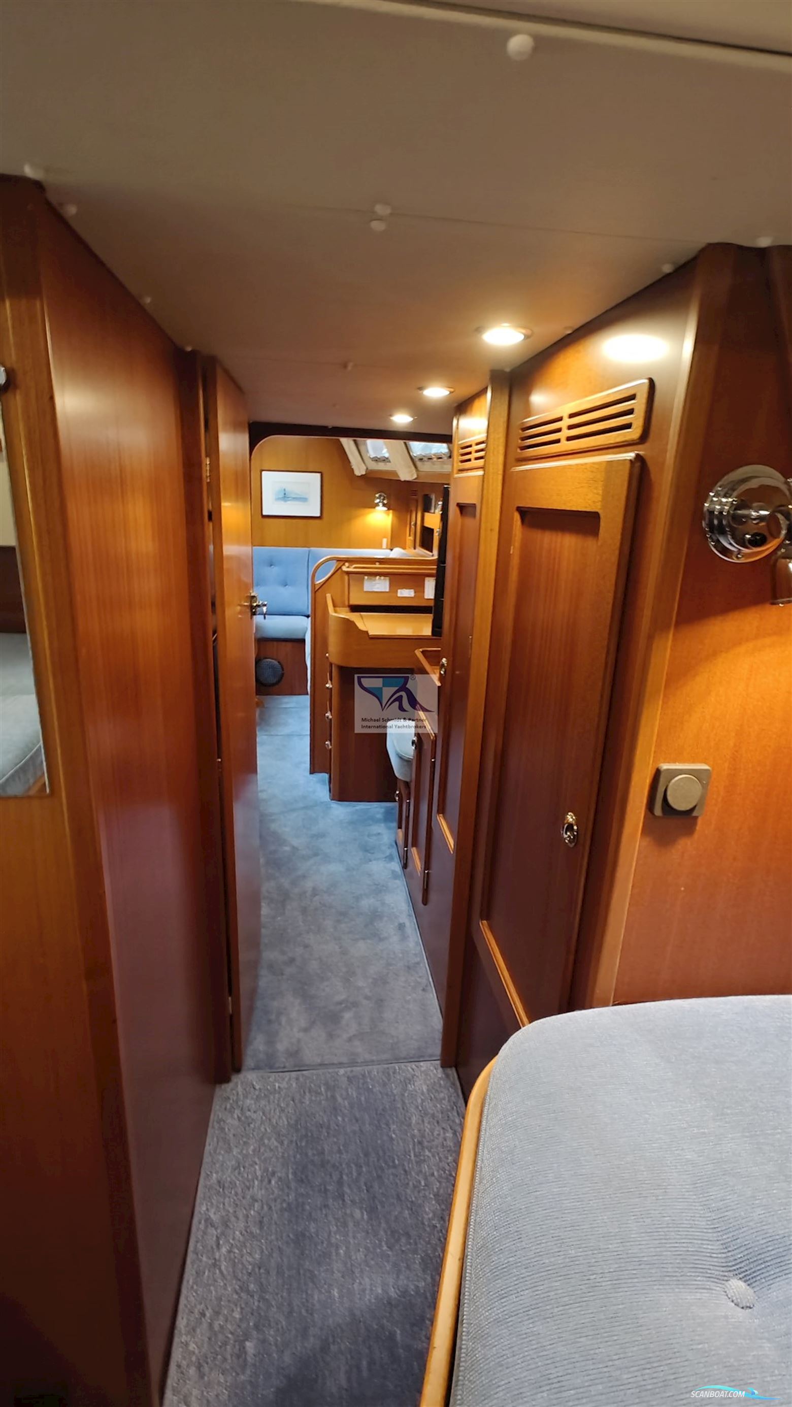 Hallberg Rassy 37