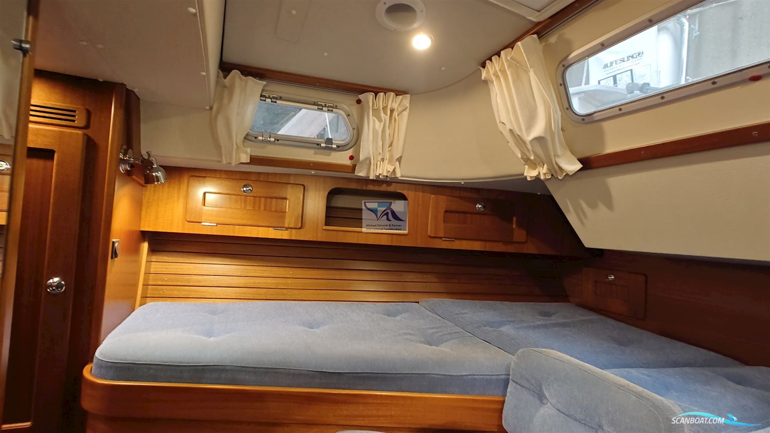 Hallberg Rassy 37